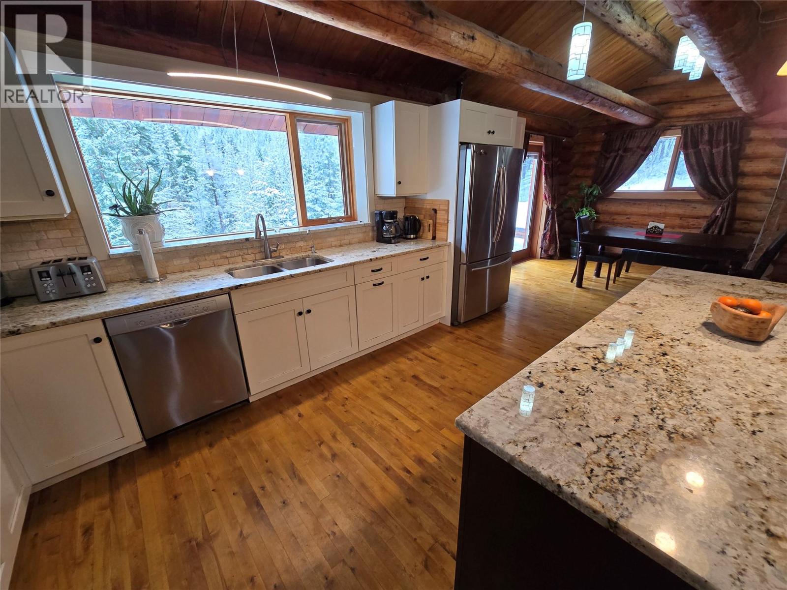 2358 Dunn Lake Road, Clearwater, British Columbia  V0E 1N0 - Photo 15 - 10386693