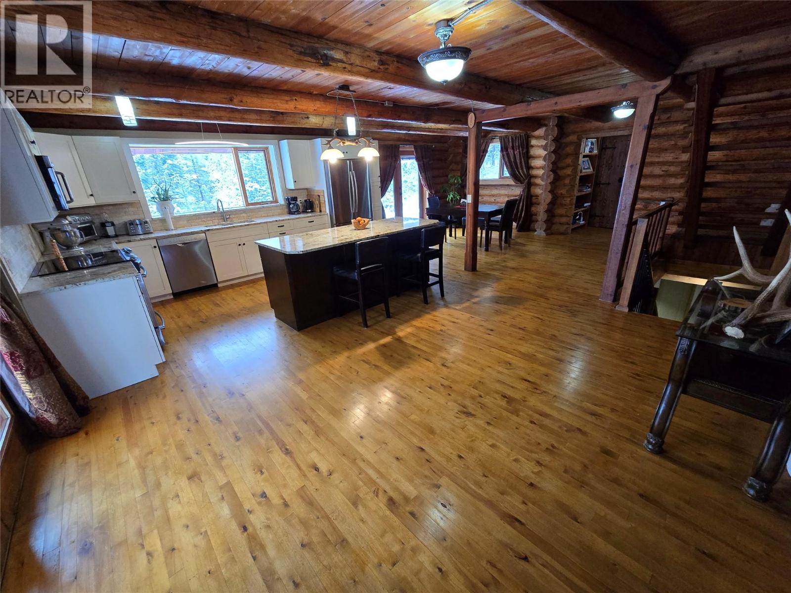 2358 Dunn Lake Road, Clearwater, British Columbia  V0E 1N0 - Photo 5 - 10386693