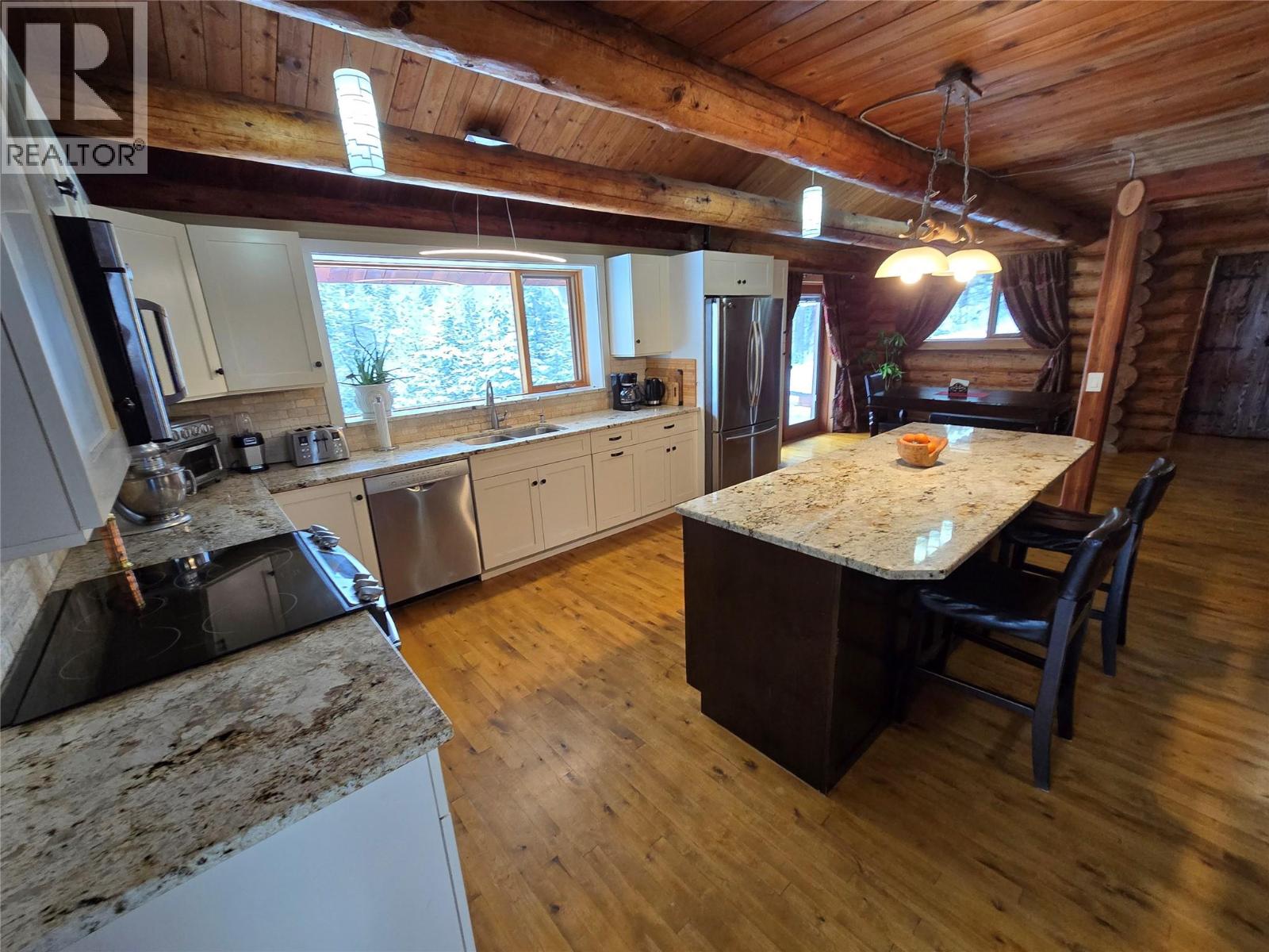 2358 Dunn Lake Road, Clearwater, British Columbia  V0E 1N0 - Photo 6 - 10386693