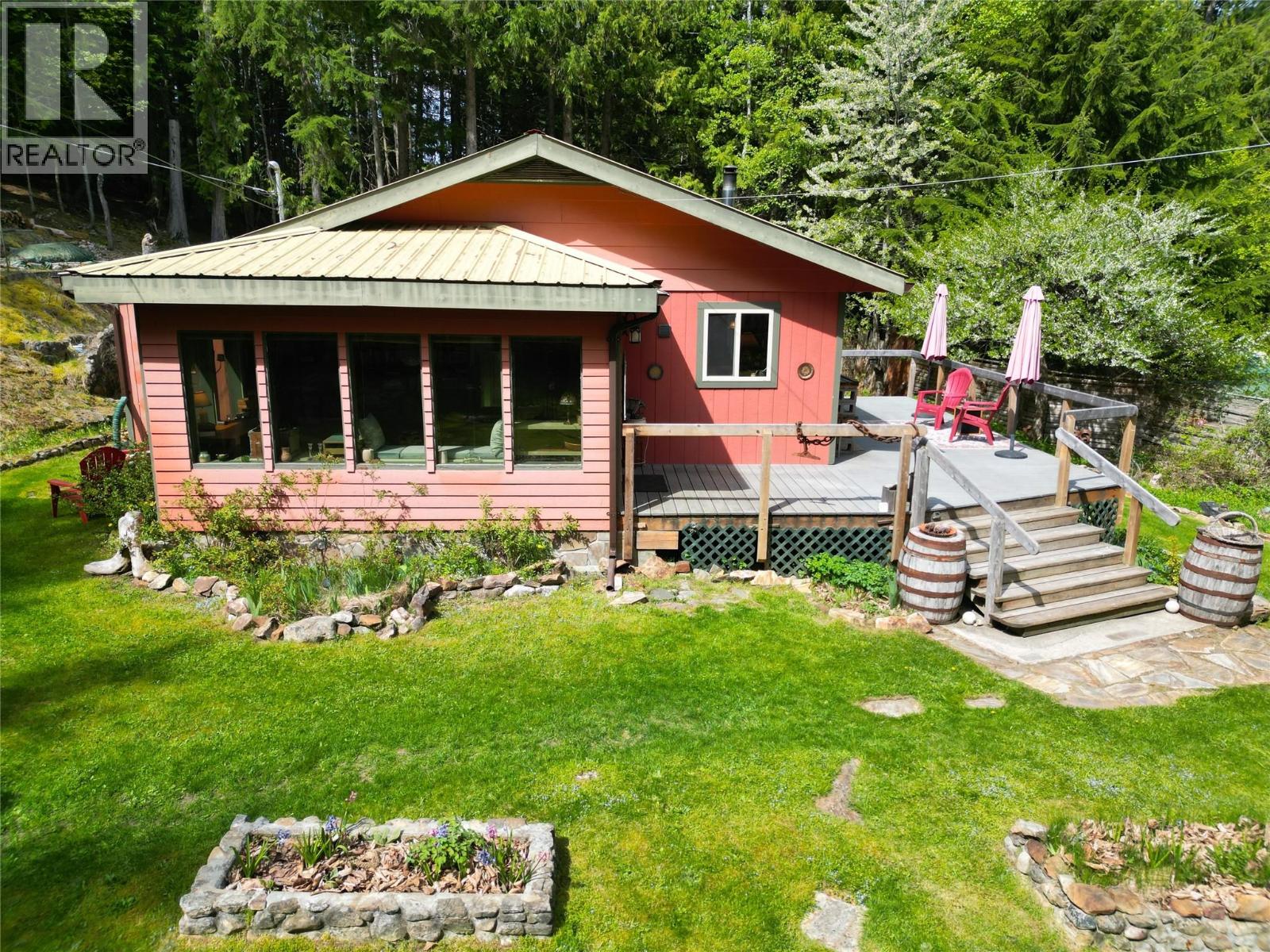 281 Iwanik Road, procter, British Columbia