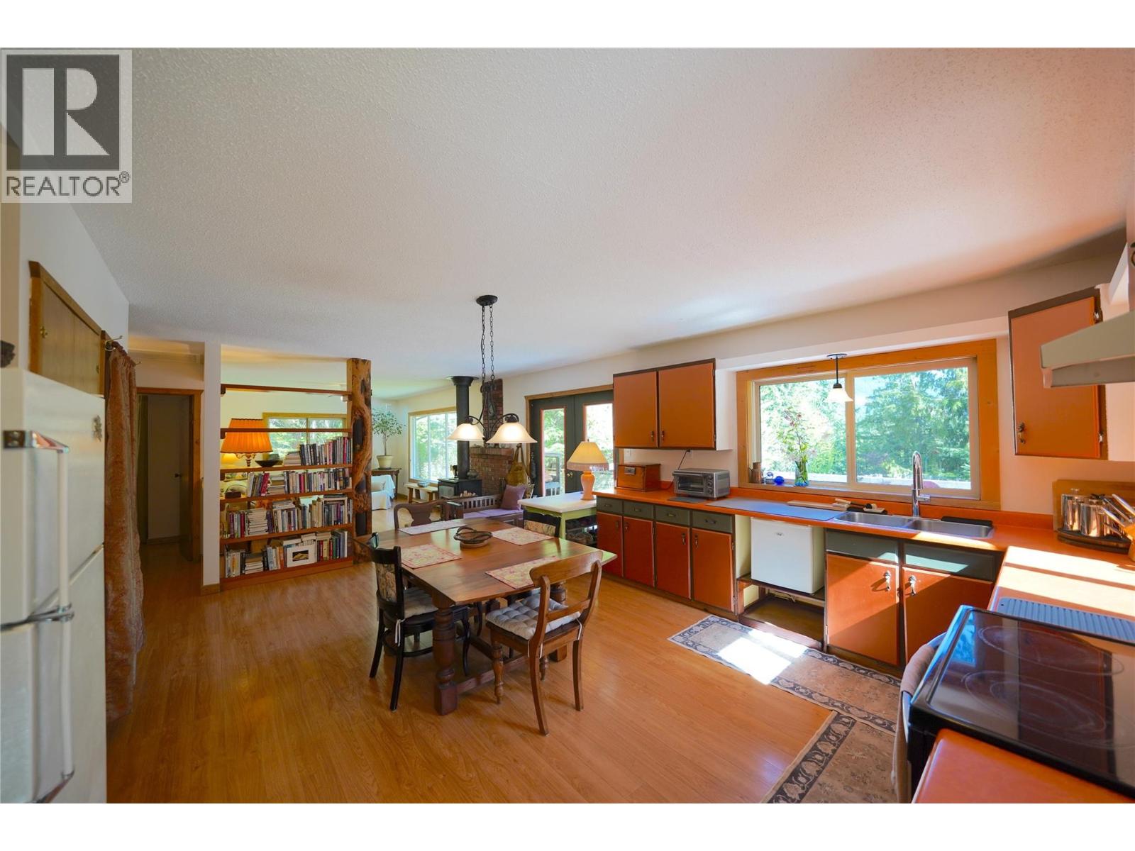 281 Iwanik Road, Procter, British Columbia  V1L 0B5 - Photo 13 - 10385671