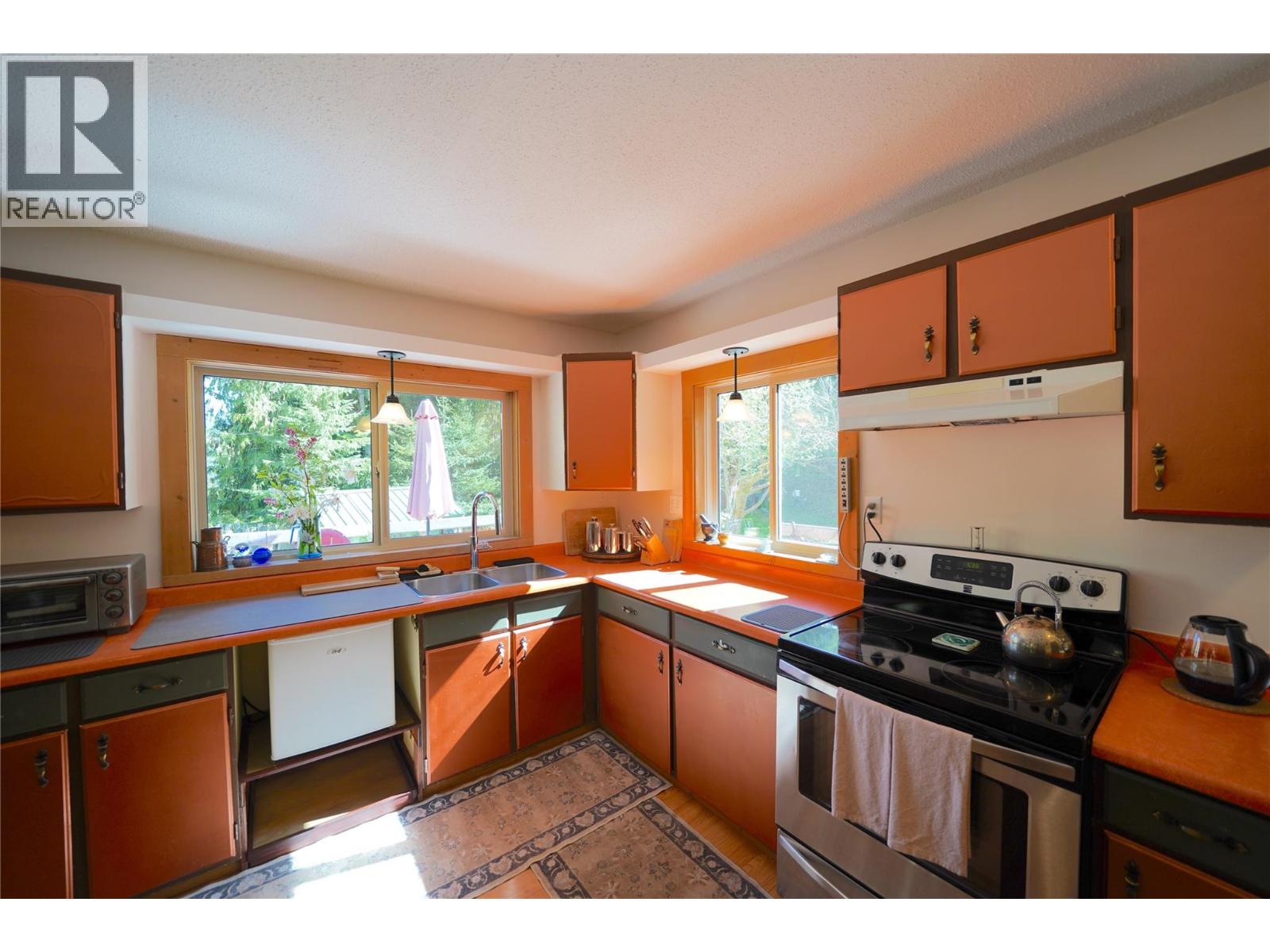 281 Iwanik Road, Procter, British Columbia  V1L 0B5 - Photo 16 - 10385671