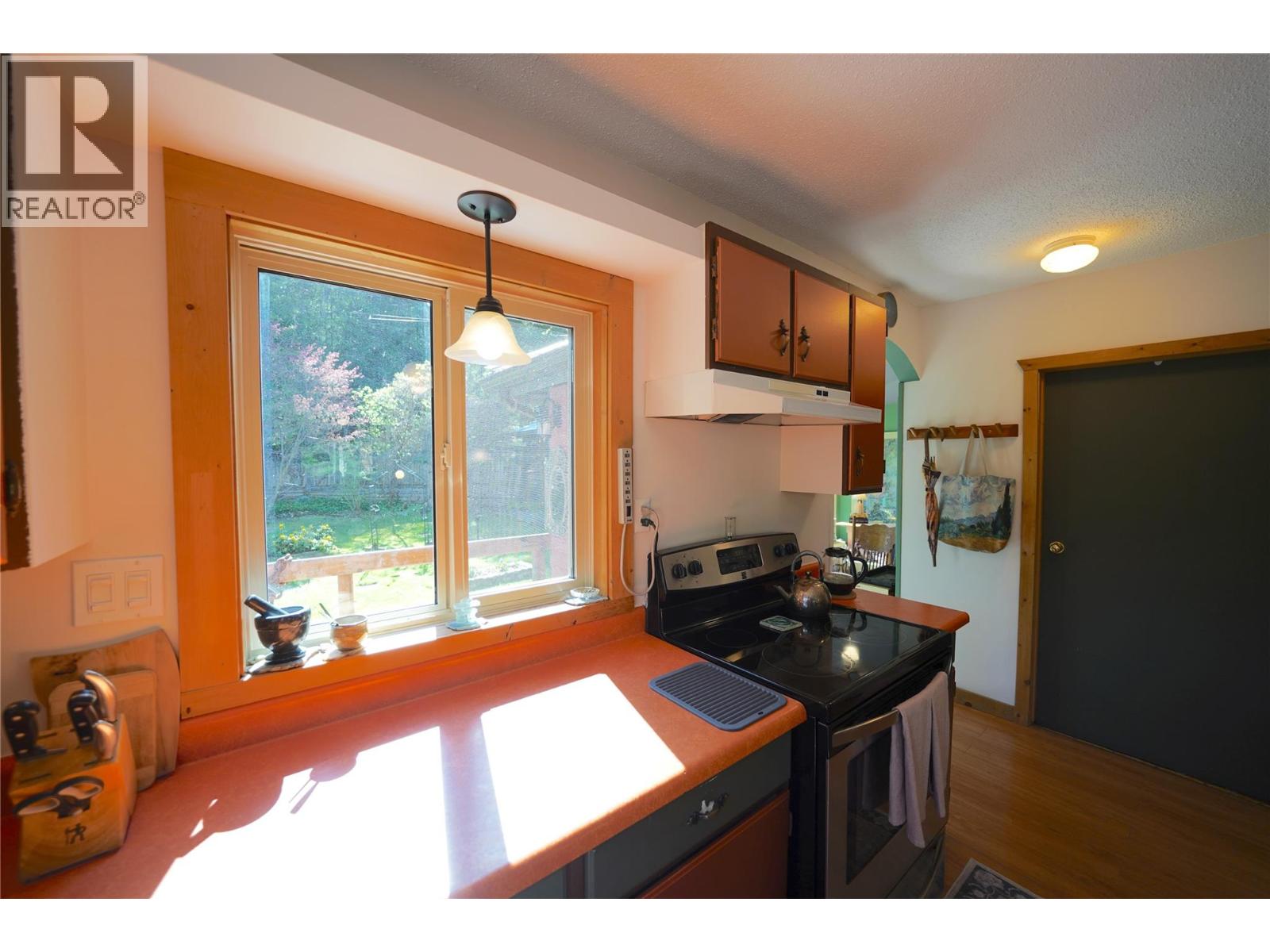 281 Iwanik Road, Procter, British Columbia  V1L 0B5 - Photo 17 - 10385671