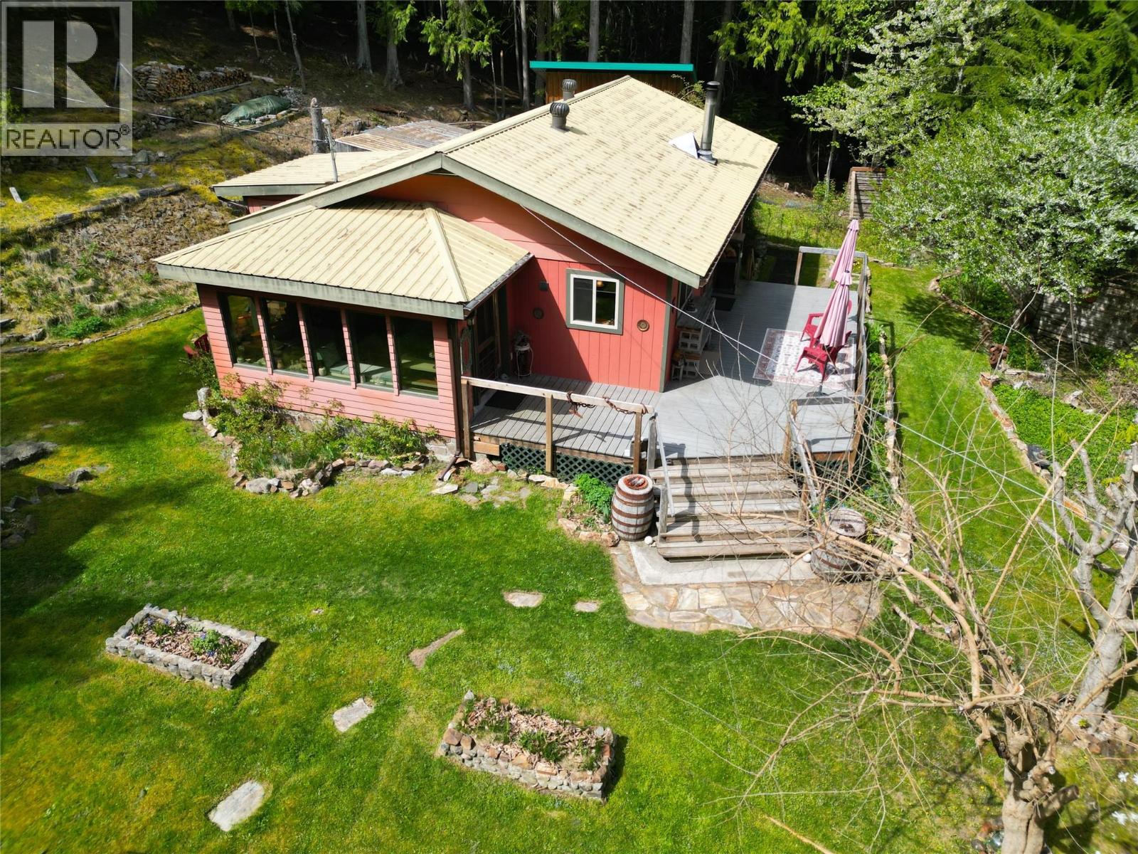 281 Iwanik Road, Procter, British Columbia  V1L 0B5 - Photo 4 - 10385671