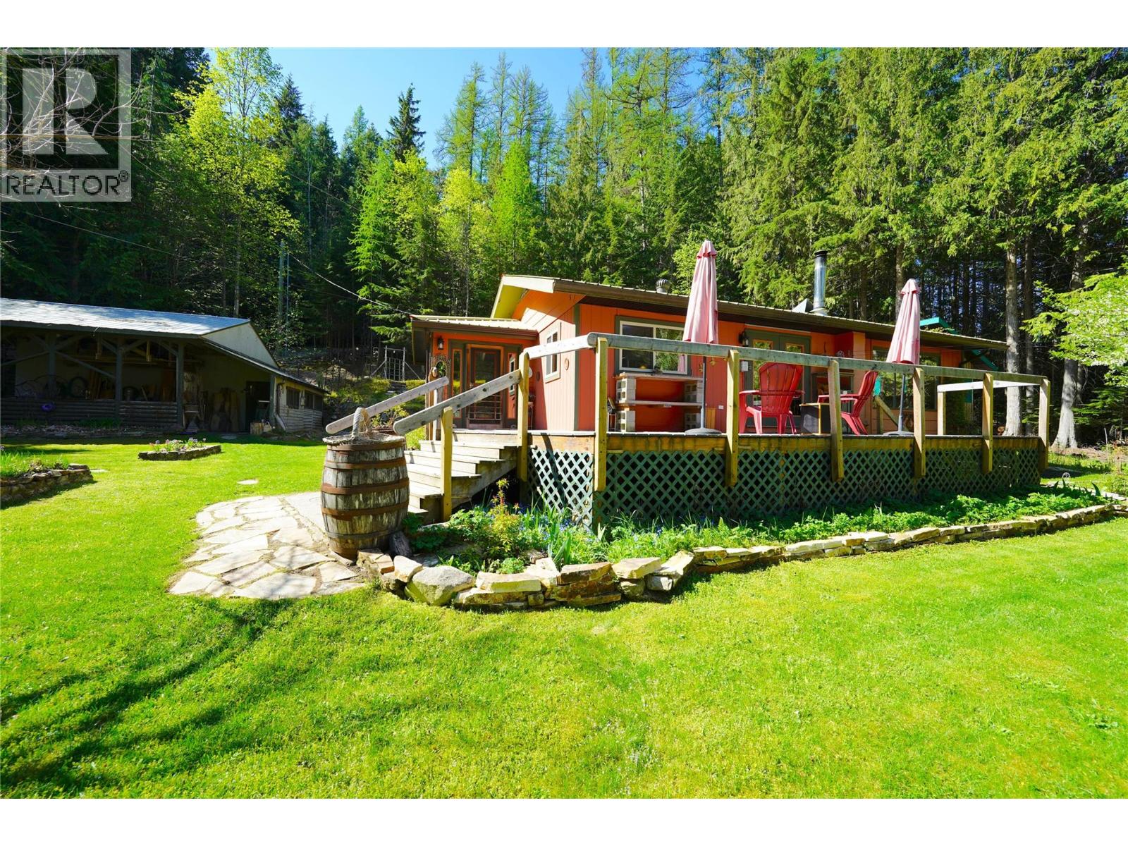 281 Iwanik Road, Procter, British Columbia  V1L 0B5 - Photo 5 - 10385671