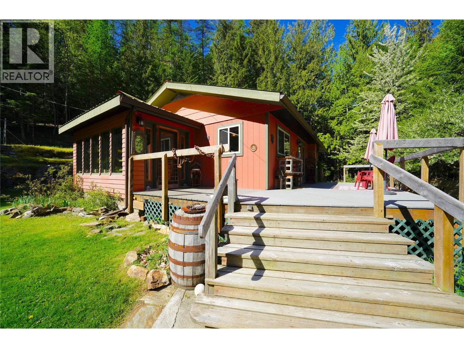 281 Iwanik Road, Procter, British Columbia  V1L 0B5 - Photo 6 - 10385671