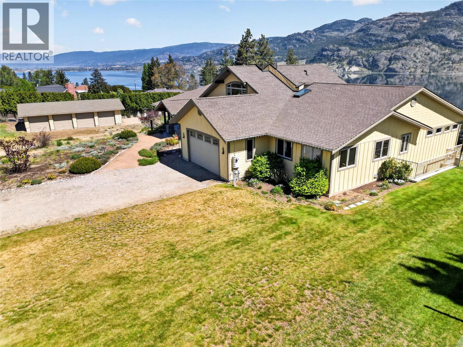 660 Pineview Drive, Kaleden, British Columbia  V0H 1K0 - Photo 4 - 10386709
