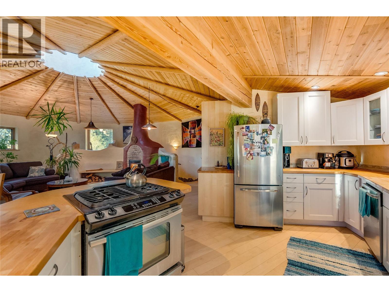 2129 Svoboda Road, Nelson, British Columbia  V1L 3V3 - Photo 32 - 10386644