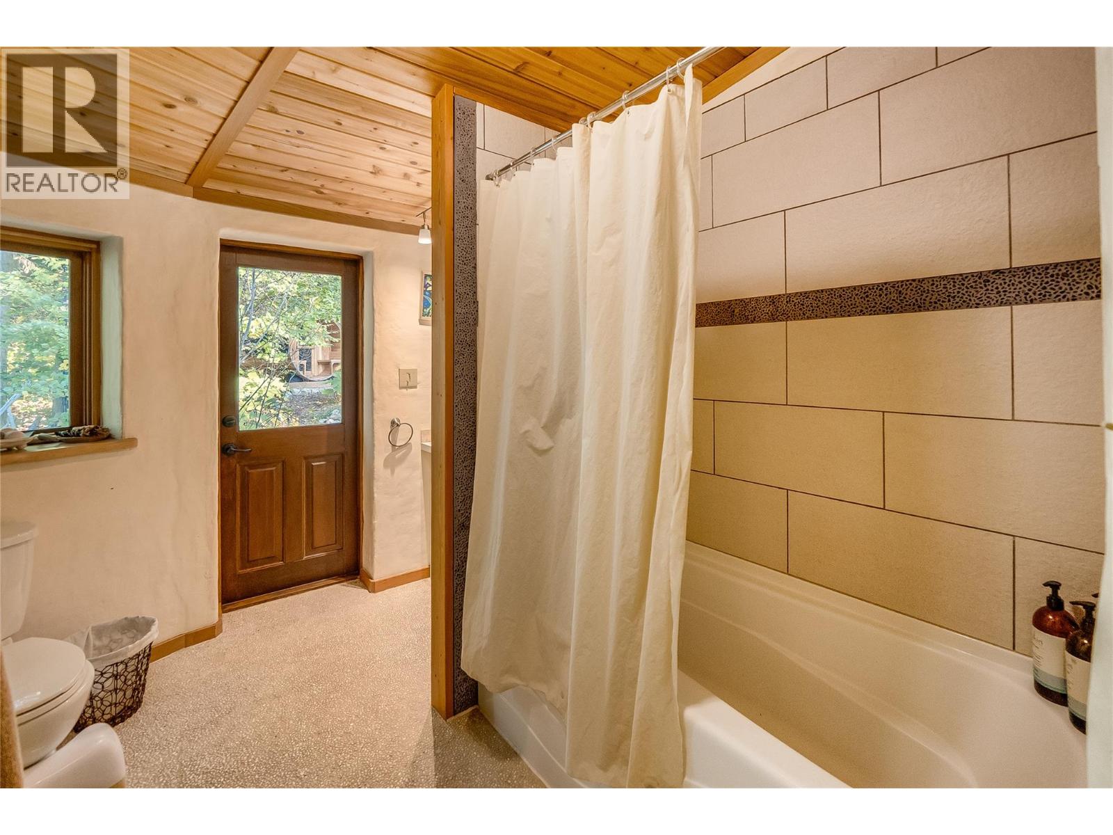 2129 Svoboda Road, Nelson, British Columbia  V1L 3V3 - Photo 36 - 10386644