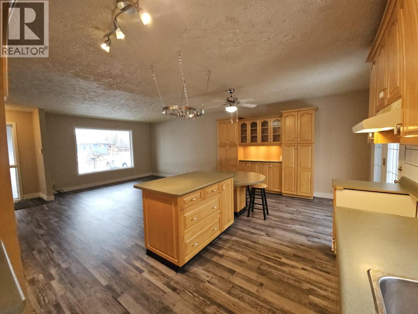143 Kiskatinaw Crescent, Tumbler Ridge, British Columbia  V0C 2W0 - Photo 10 - 10385297