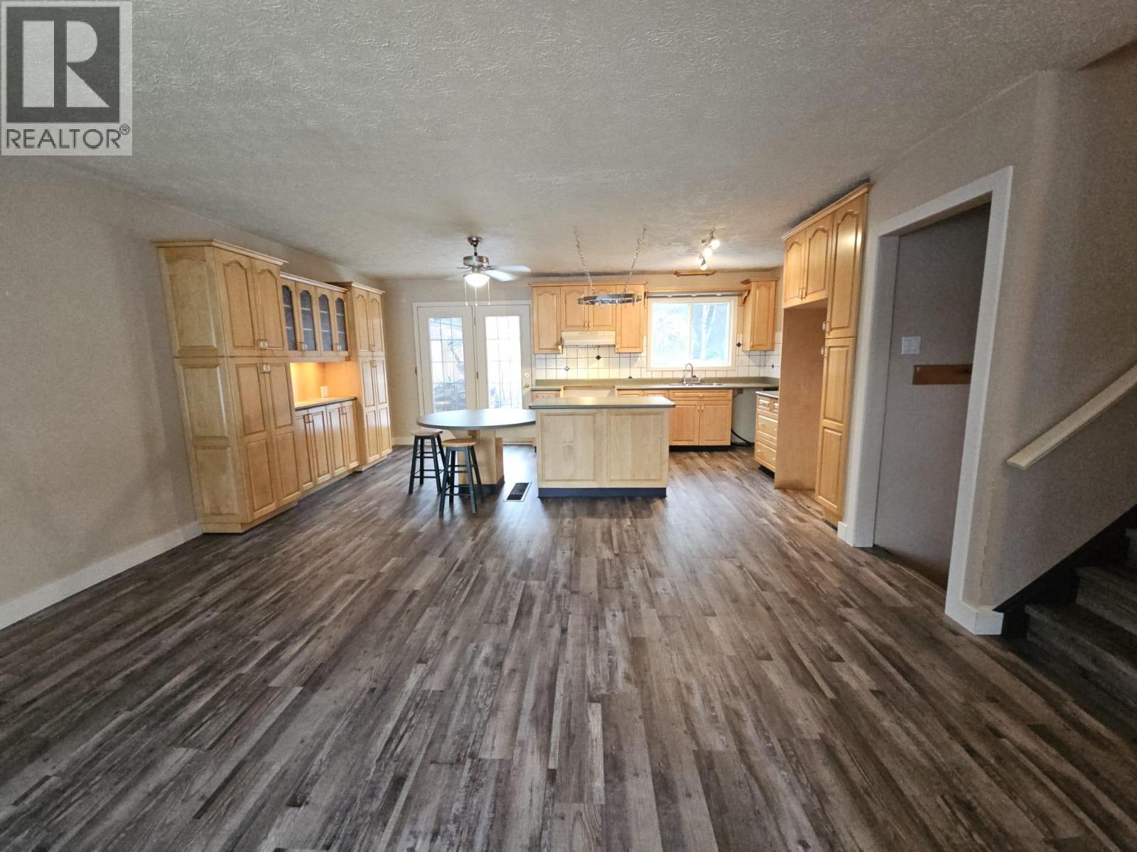 143 Kiskatinaw Crescent, Tumbler Ridge, British Columbia  V0C 2W0 - Photo 4 - 10385297