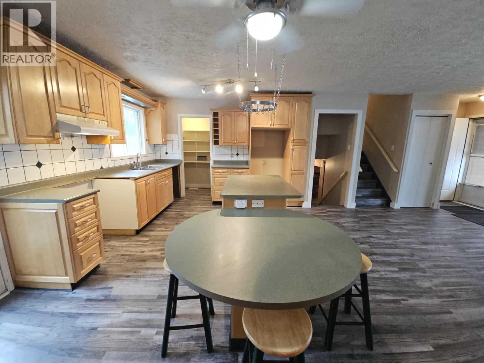 143 Kiskatinaw Crescent, Tumbler Ridge, British Columbia  V0C 2W0 - Photo 6 - 10385297