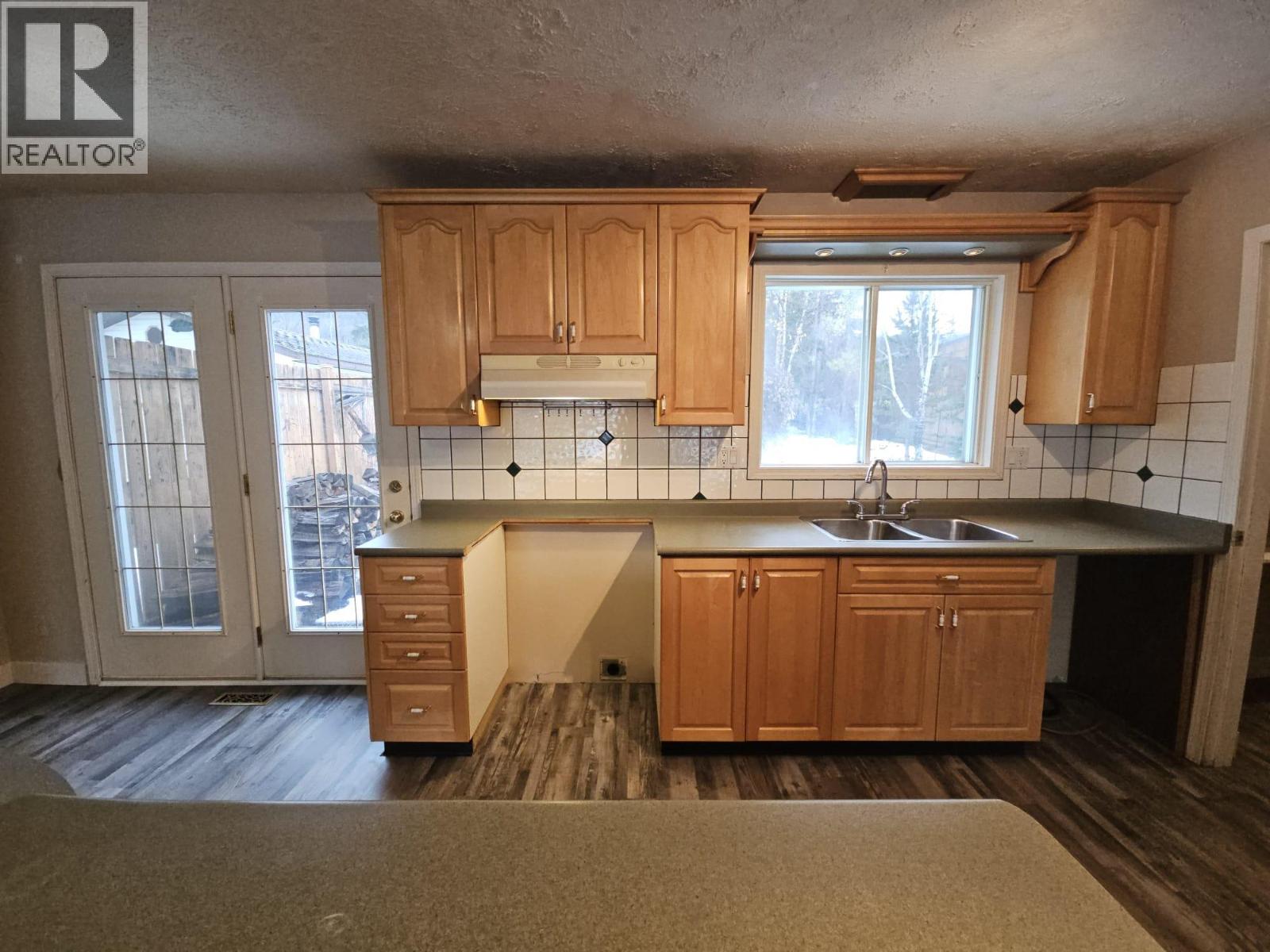 143 Kiskatinaw Crescent, Tumbler Ridge, British Columbia  V0C 2W0 - Photo 8 - 10385297