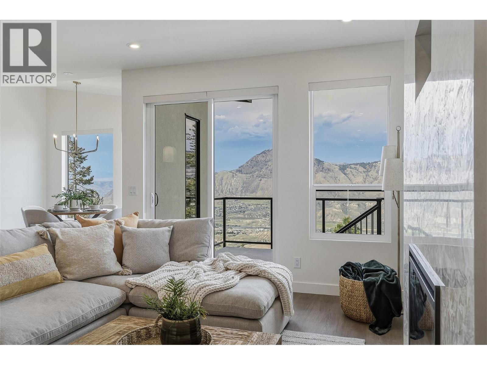 2245 Coldwater Drive, Kamloops, British Columbia  V2E 0E6 - Photo 3 - 10378419