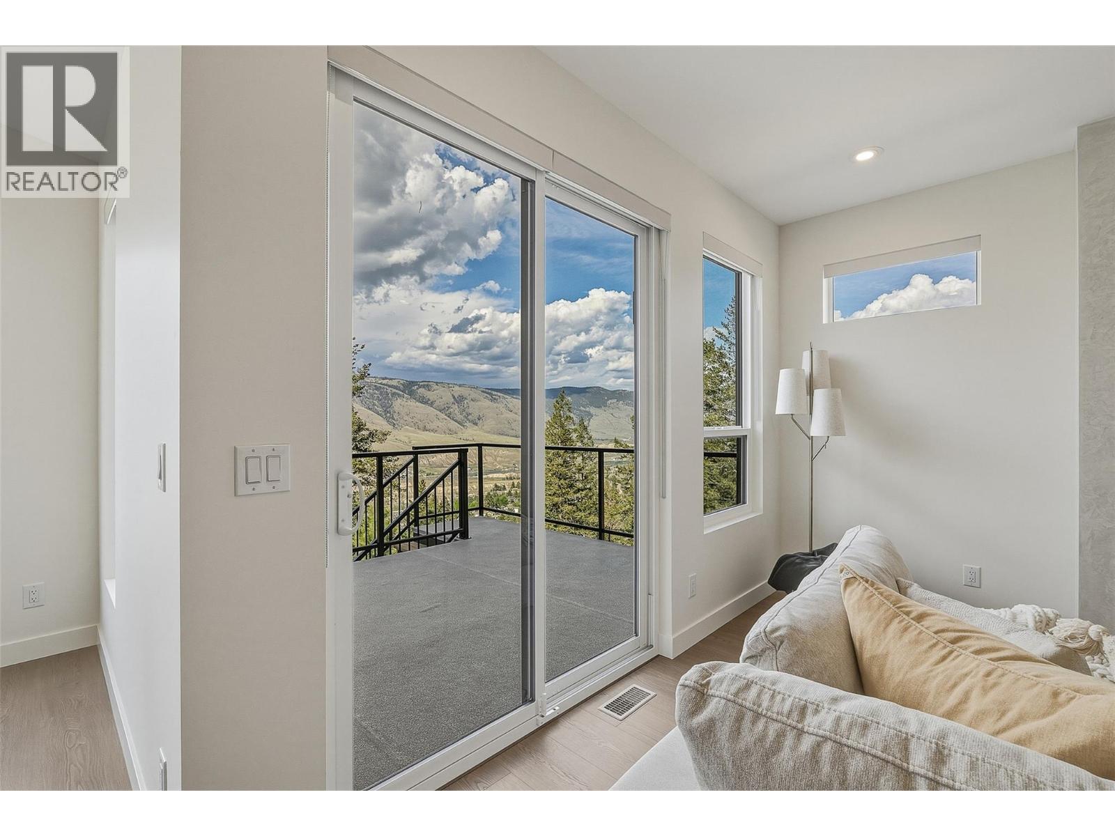 2245 Coldwater Drive, Kamloops, British Columbia  V2E 0E6 - Photo 4 - 10378419