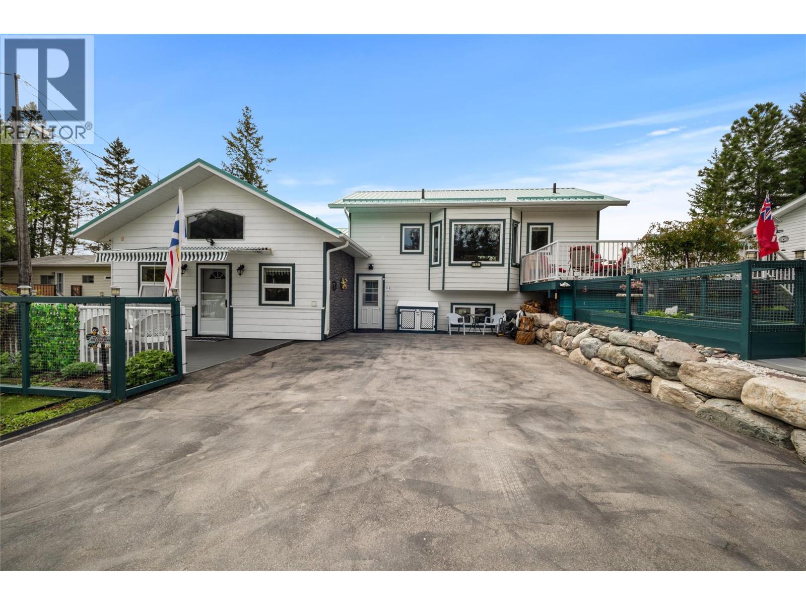 7527 Park Drive West, radium hot springs, British Columbia