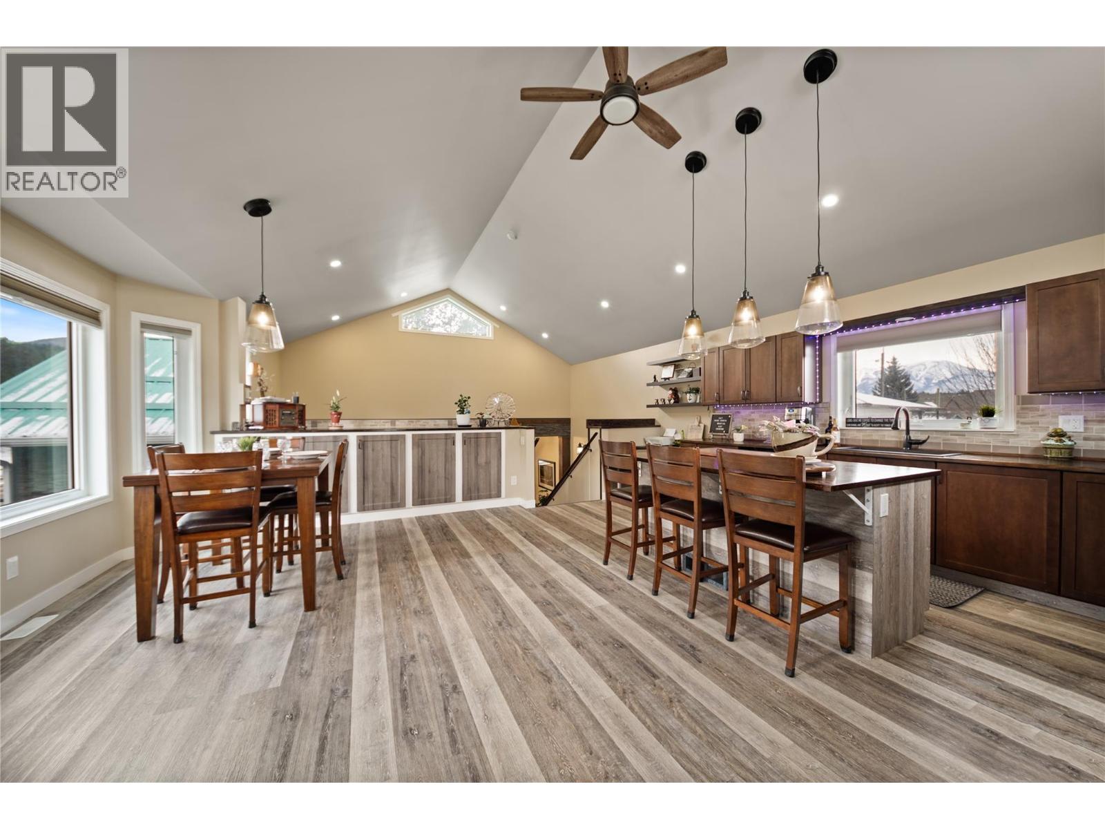 7527 Park Drive West, Radium Hot Springs, British Columbia  V0A 1M0 - Photo 18 - 10386744
