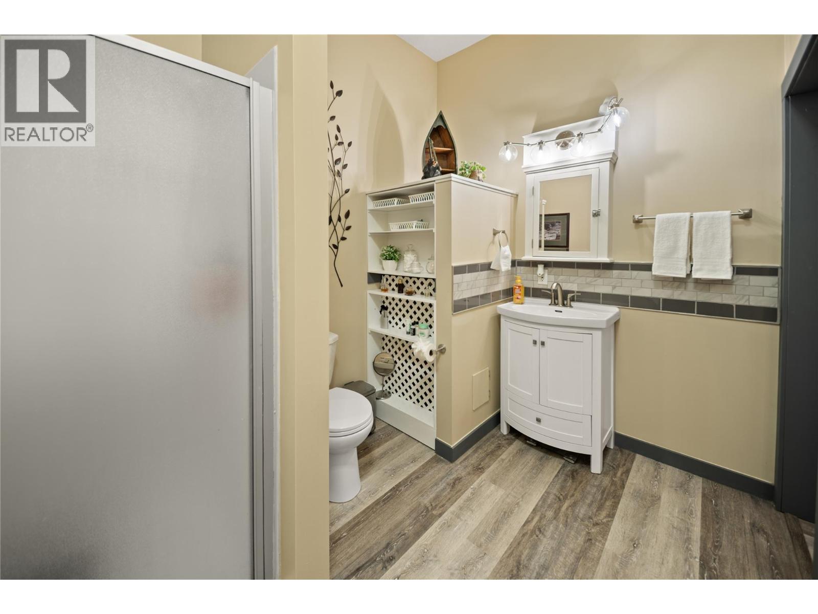 7527 Park Drive West, Radium Hot Springs, British Columbia  V0A 1M0 - Photo 24 - 10386744
