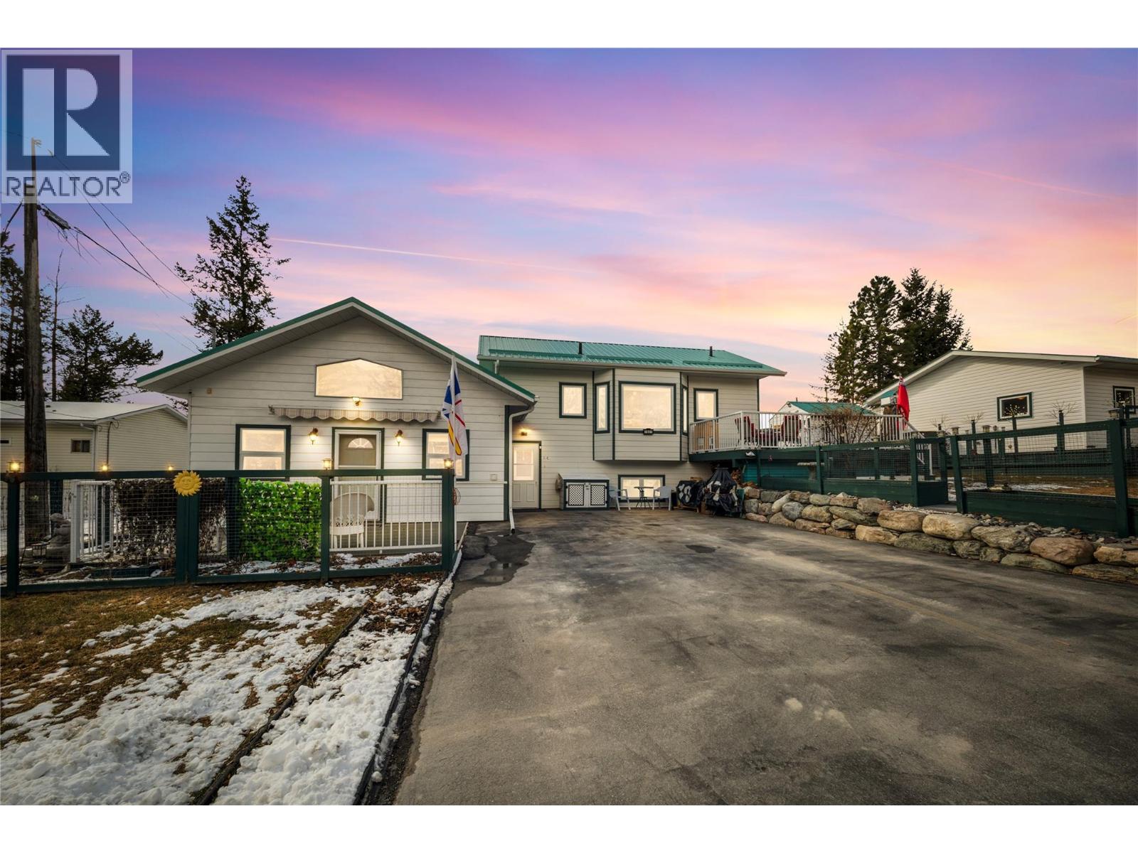 7527 Park Drive West, Radium Hot Springs, British Columbia  V0A 1M0 - Photo 45 - 10386744