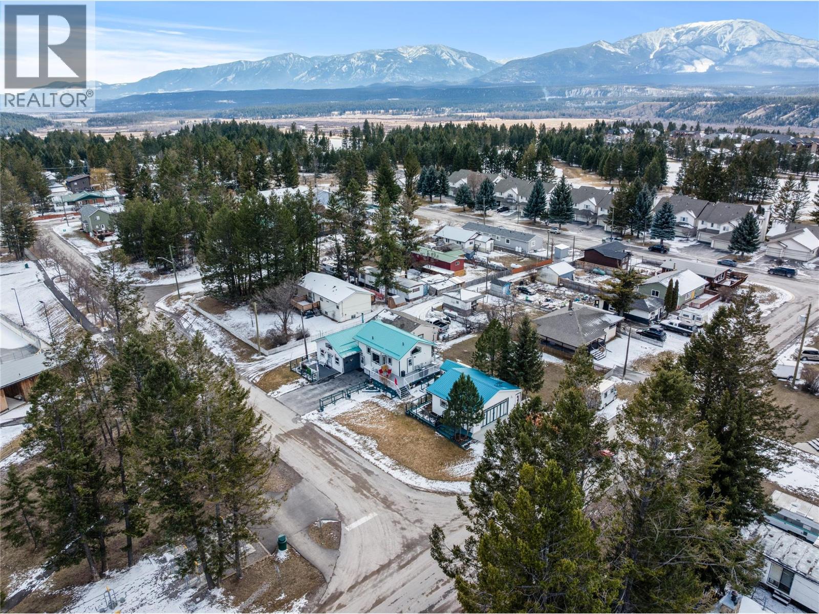 7527 Park Drive West, Radium Hot Springs, British Columbia  V0A 1M0 - Photo 9 - 10386744