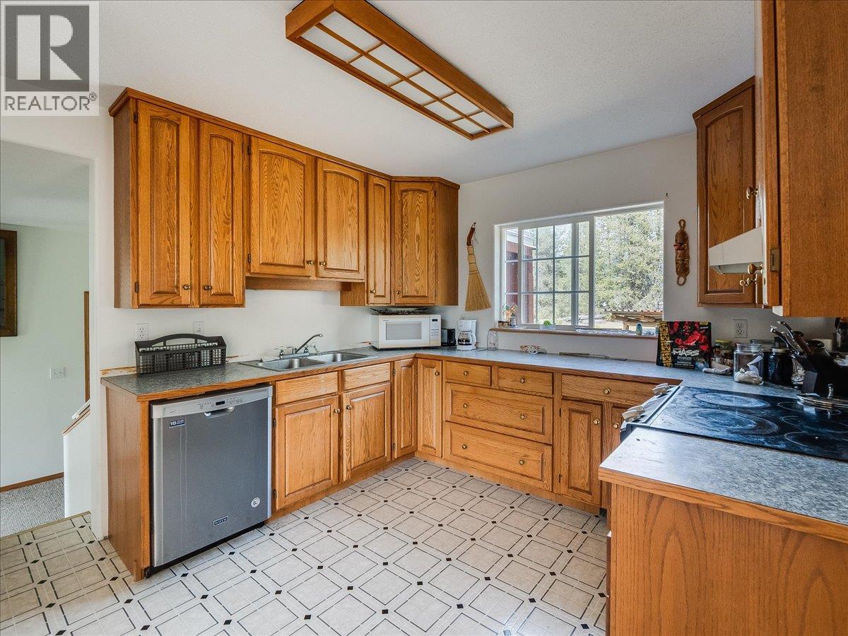 786 Prairie Road, Castlegar, British Columbia  V1N 4K6 - Photo 19 - 10386343