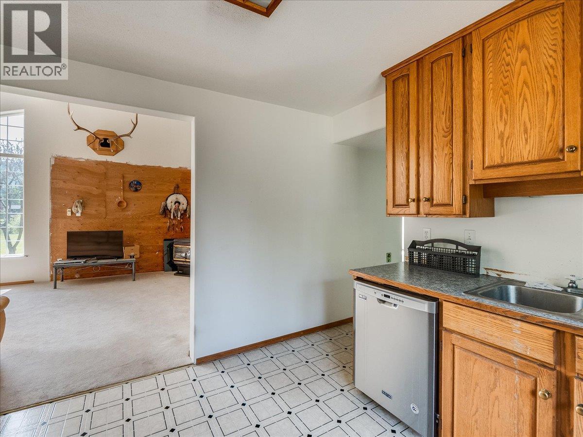 786 Prairie Road, Castlegar, British Columbia  V1N 4K6 - Photo 23 - 10386343