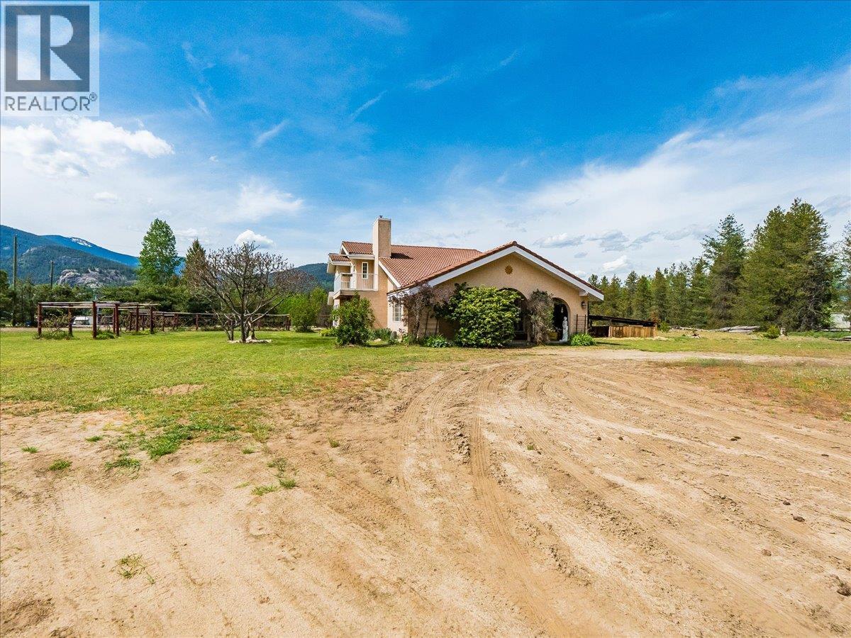 786 Prairie Road, Castlegar, British Columbia  V1N 4K6 - Photo 3 - 10386343