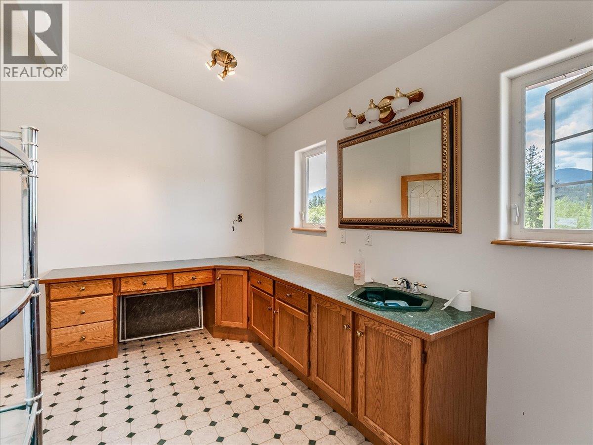 786 Prairie Road, Castlegar, British Columbia  V1N 4K6 - Photo 38 - 10386343