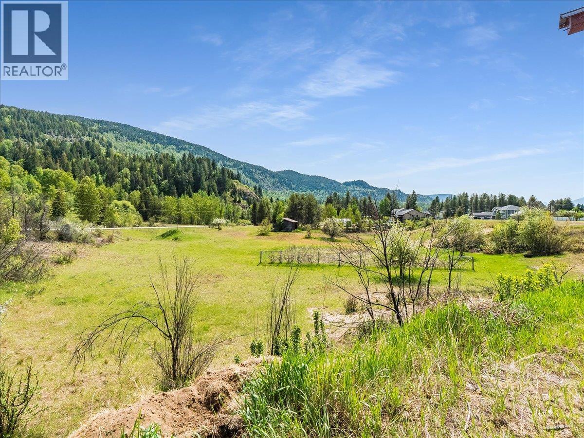 786 Prairie Road, Castlegar, British Columbia  V1N 4K6 - Photo 7 - 10386343