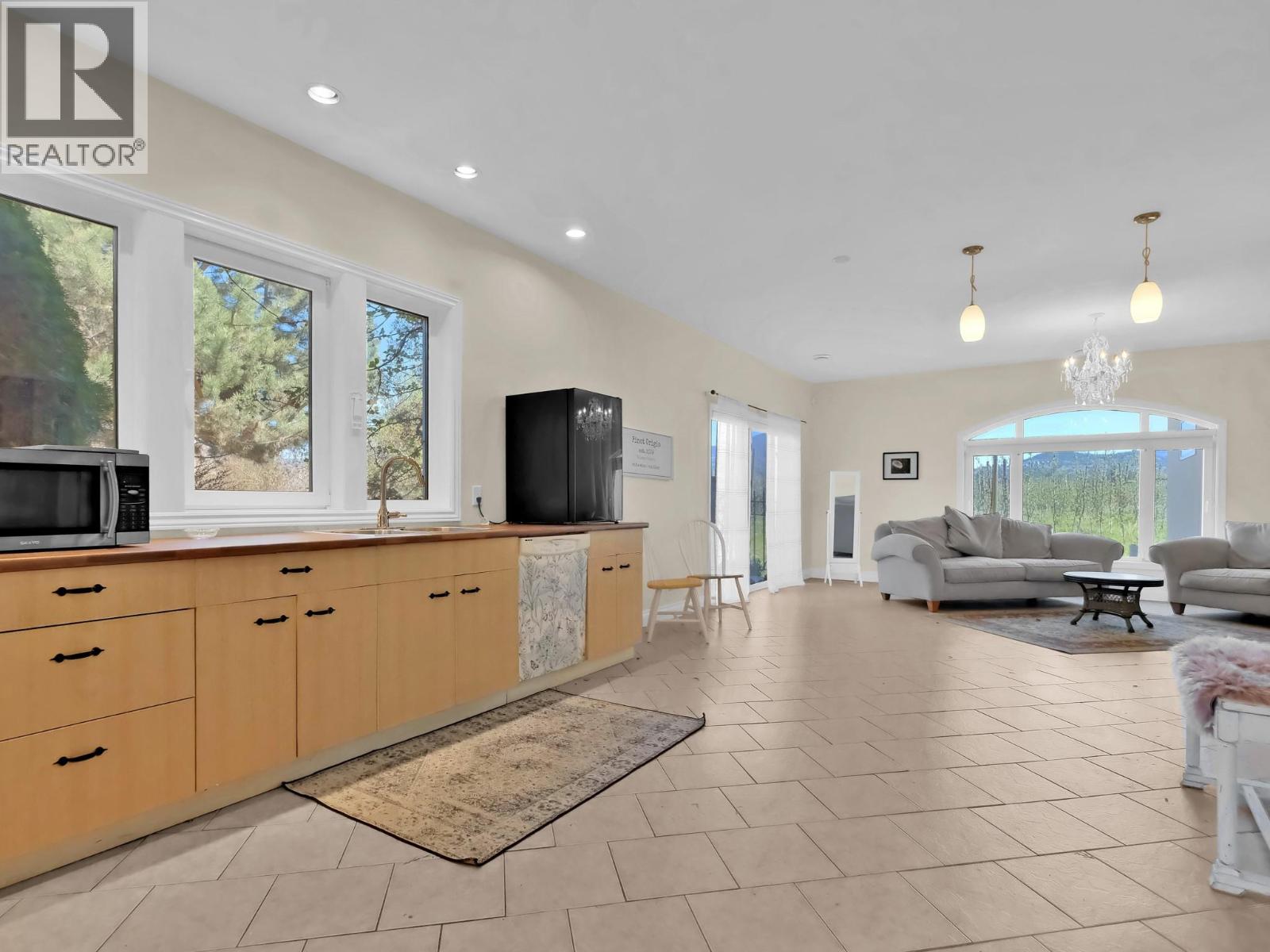 3240 Pooley Road, Kelowna, British Columbia  V1W 4G7 - Photo 23 - 10386706