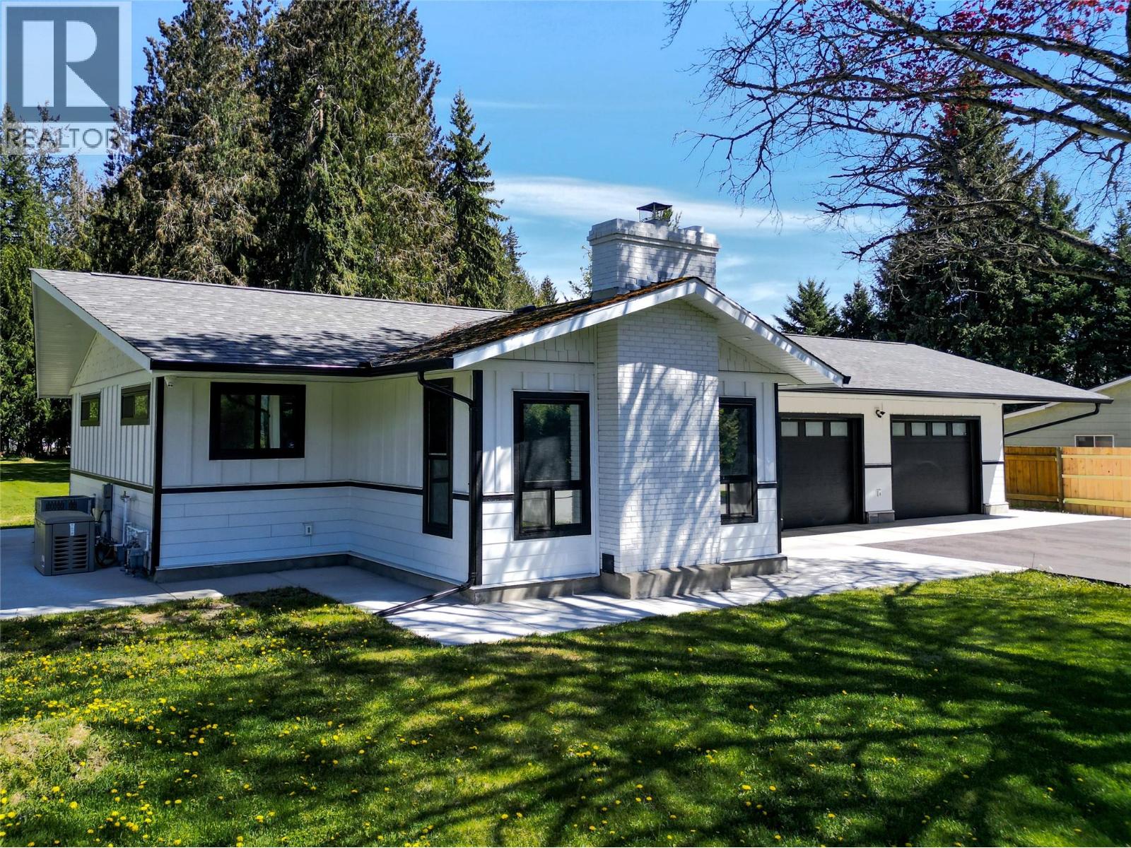6453 Ranchero Drive, salmon arm, British Columbia
