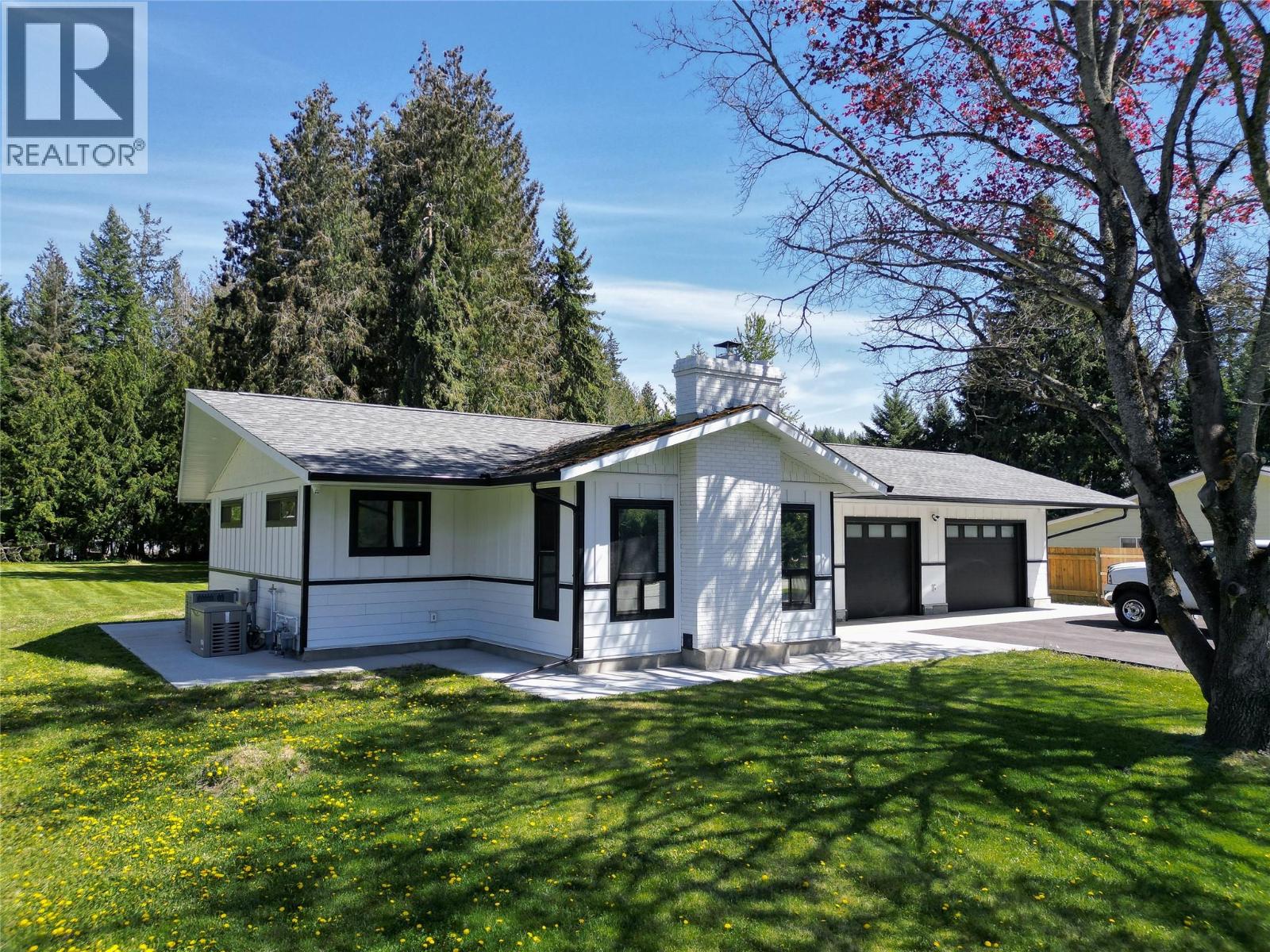 6453 Ranchero Drive, Salmon Arm, British Columbia  V1E 2R1 - Photo 2 - 10386560