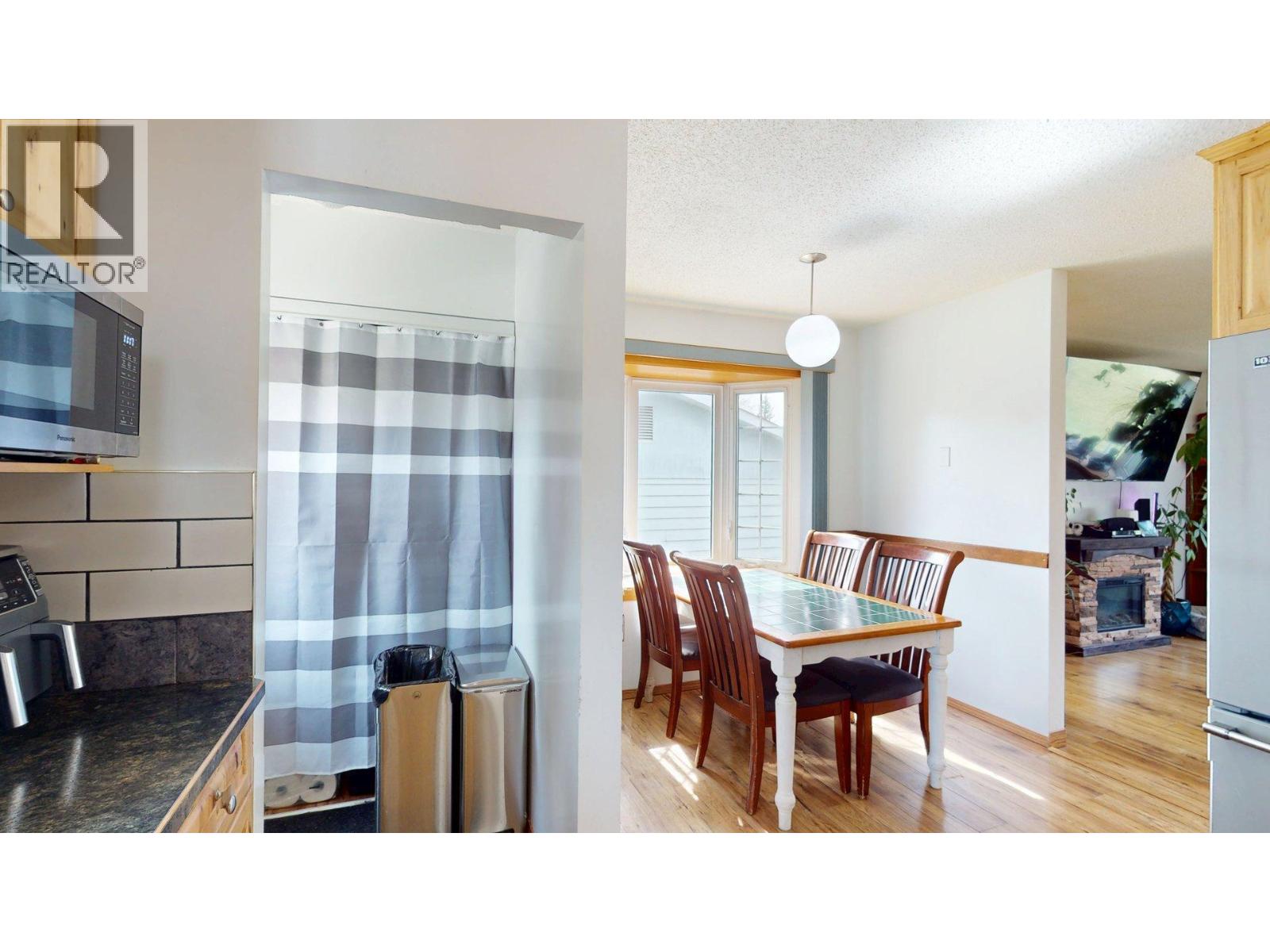 2607 Alpine Drive, Elkford, British Columbia  V0B 1H0 - Photo 10 - 10386786