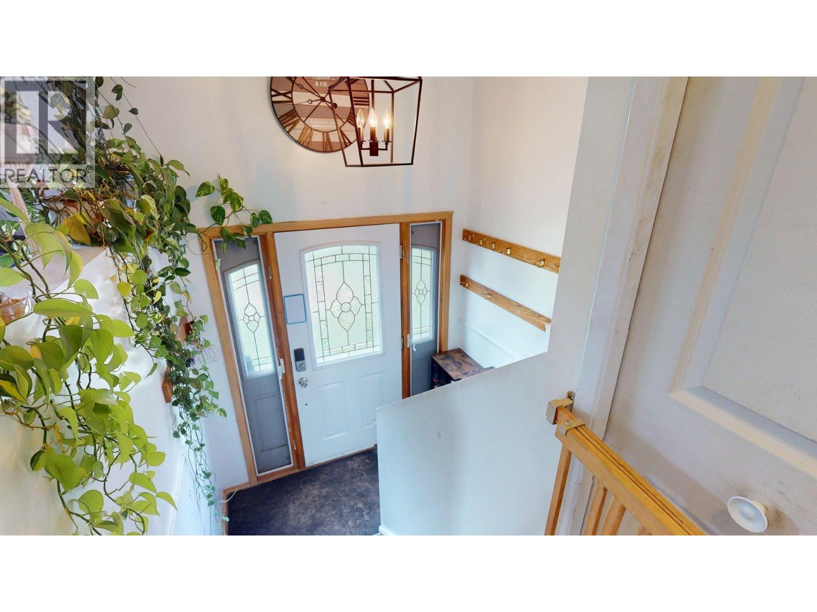 2607 Alpine Drive, Elkford, British Columbia  V0B 1H0 - Photo 18 - 10386786