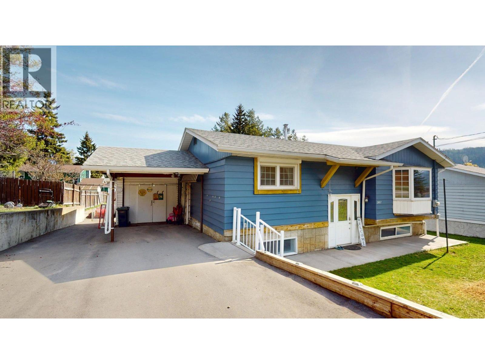 2607 Alpine Drive, Elkford, British Columbia  V0B 1H0 - Photo 2 - 10386786