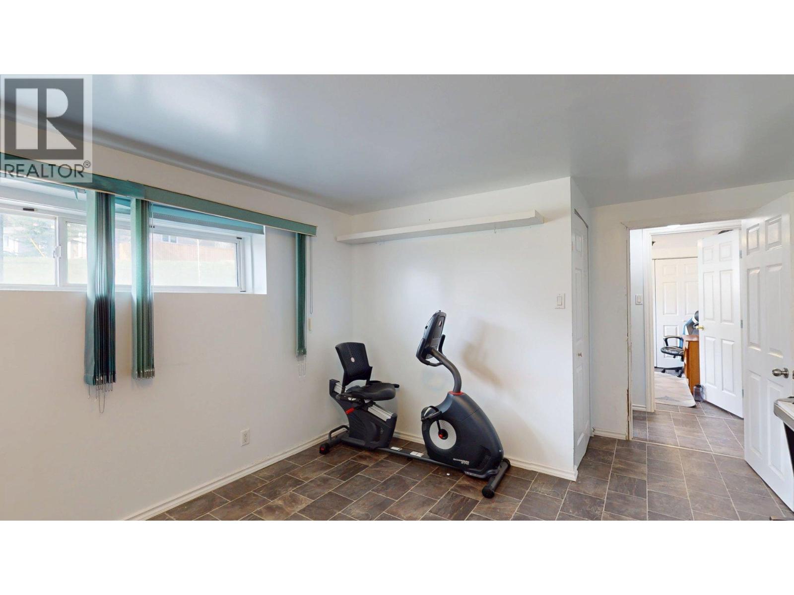 2607 Alpine Drive, Elkford, British Columbia  V0B 1H0 - Photo 22 - 10386786