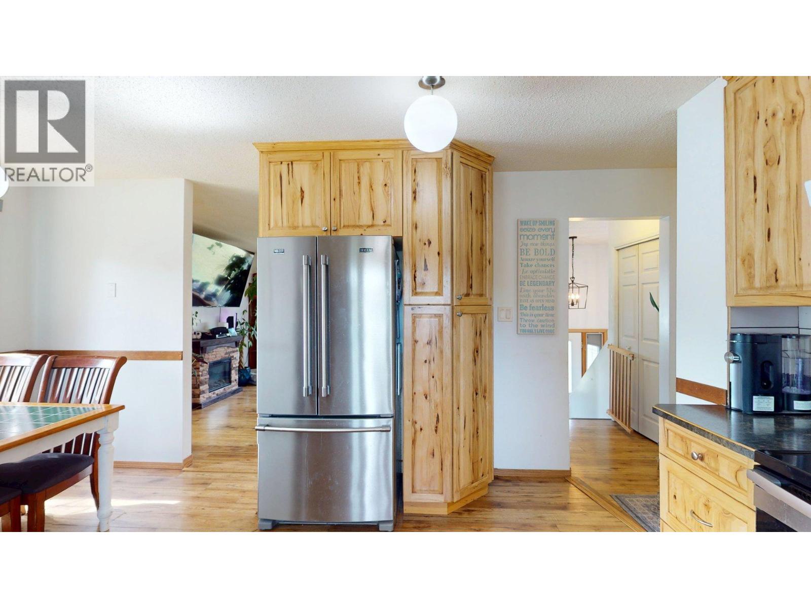 2607 Alpine Drive, Elkford, British Columbia  V0B 1H0 - Photo 9 - 10386786