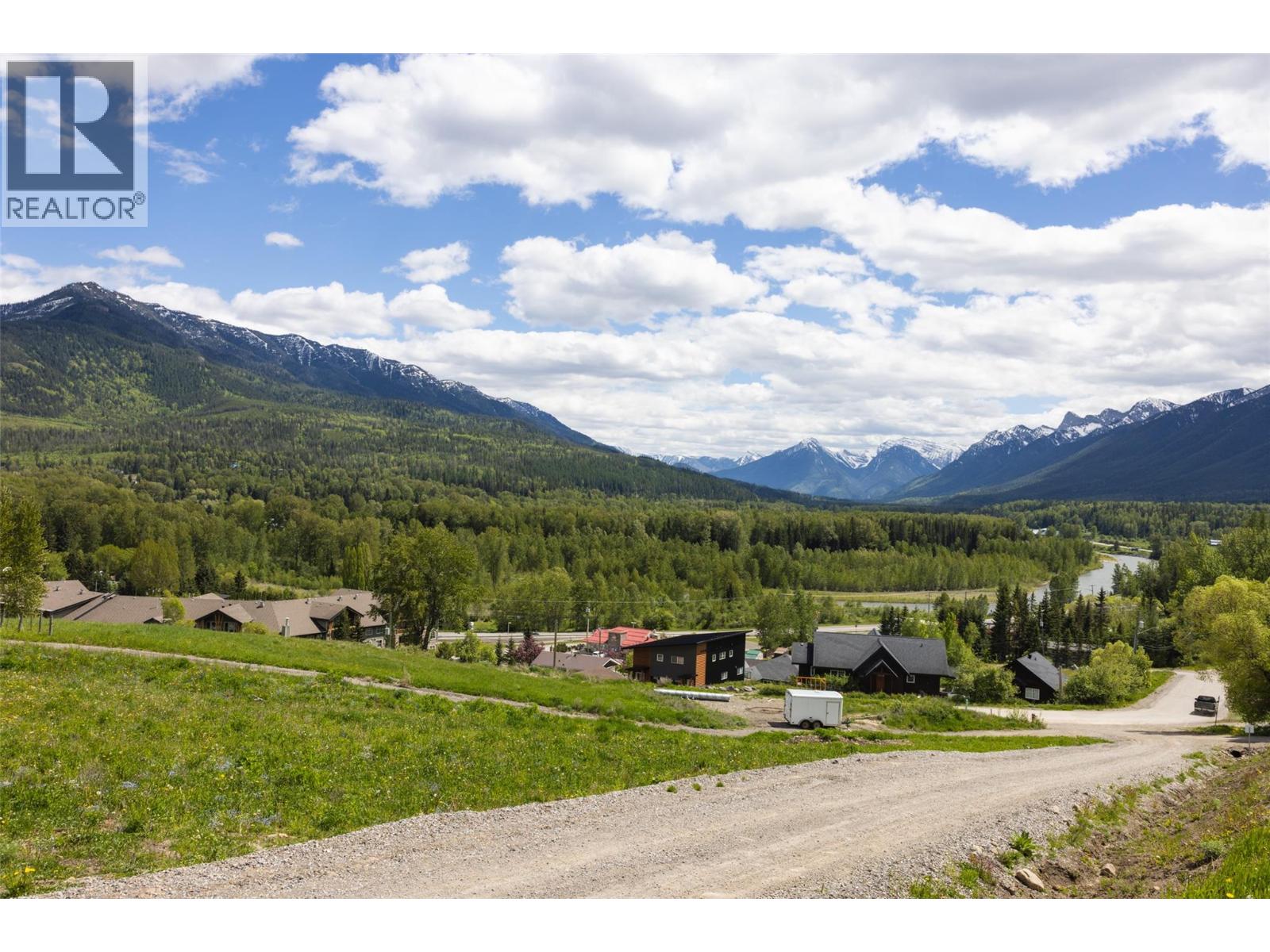 1683 Mcleod Avenue, Fernie, British Columbia  V0B 1M1 - Photo 18 - 10386602