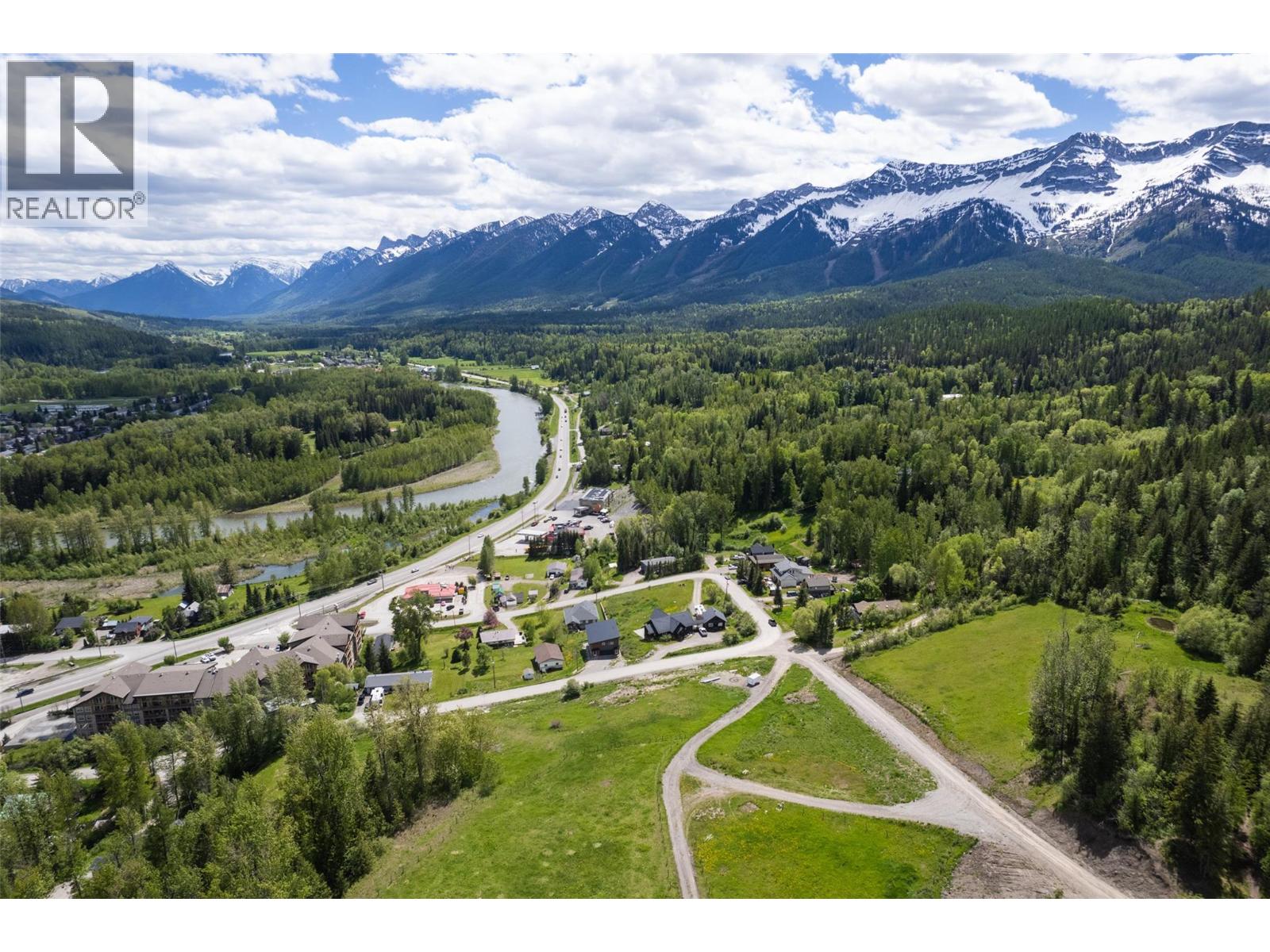 1683 Mcleod Avenue, Fernie, British Columbia  V0B 1M1 - Photo 4 - 10386602