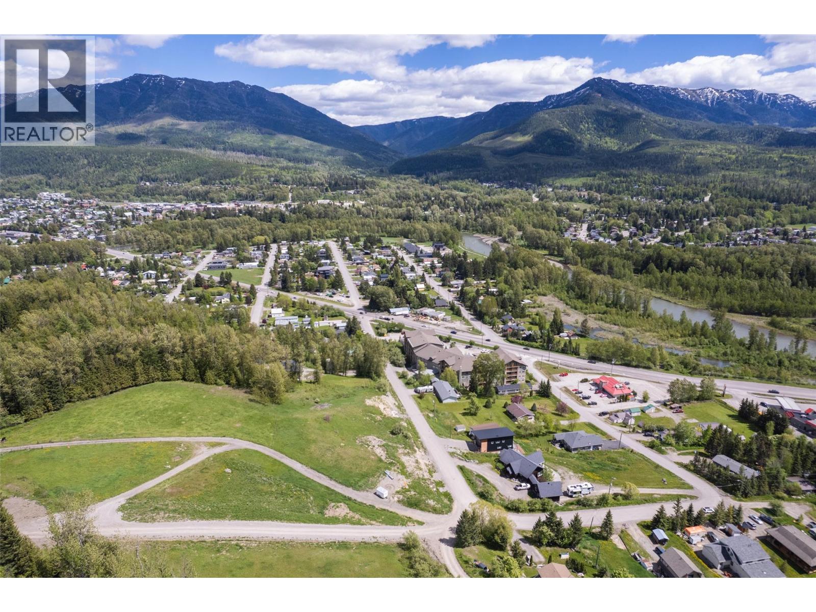 1683 Mcleod Avenue, Fernie, British Columbia  V0B 1M1 - Photo 9 - 10386602
