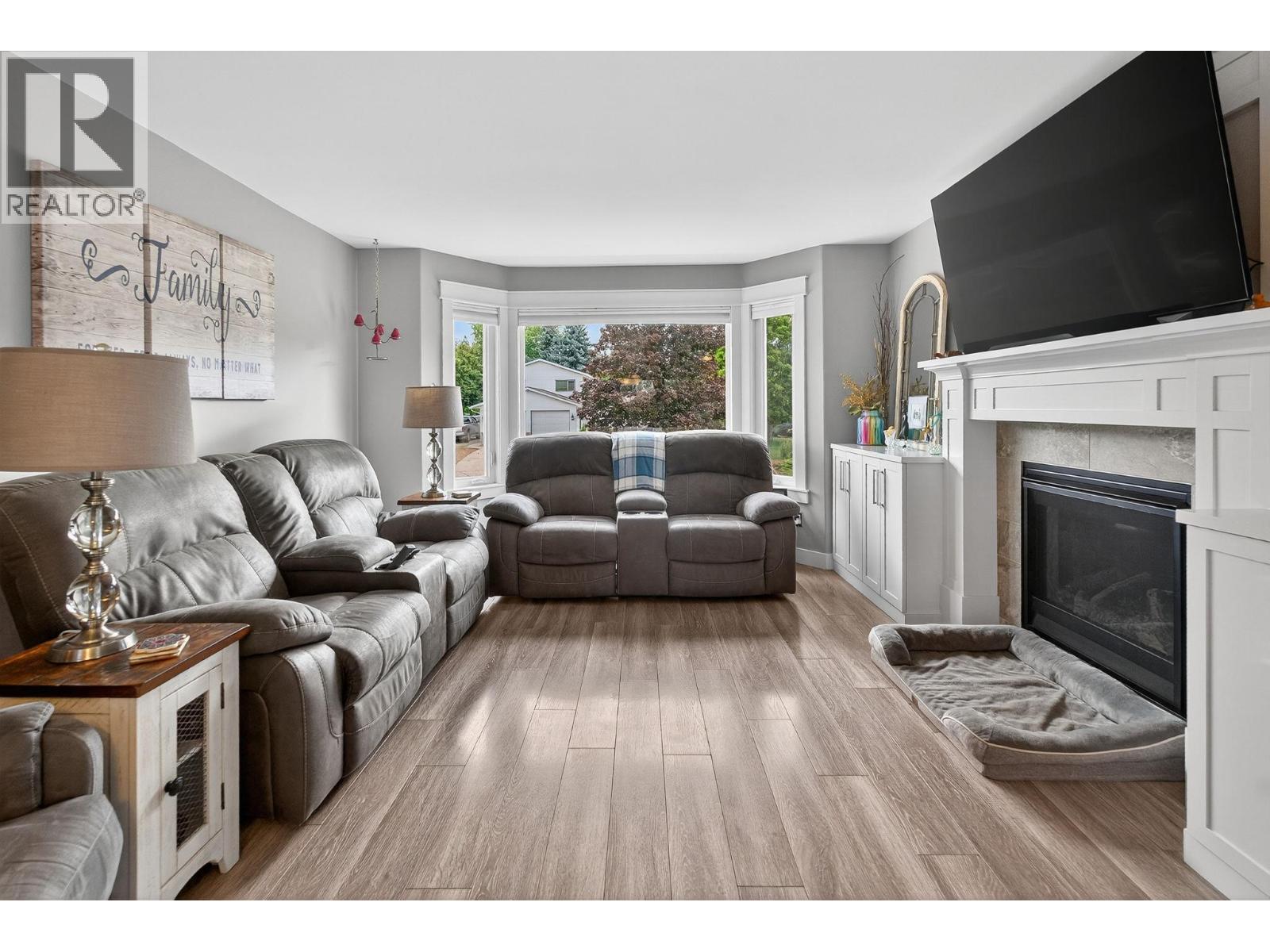 3920 Mowitch Court, Kelowna, British Columbia  V1W 4E6 - Photo 13 - 10386376
