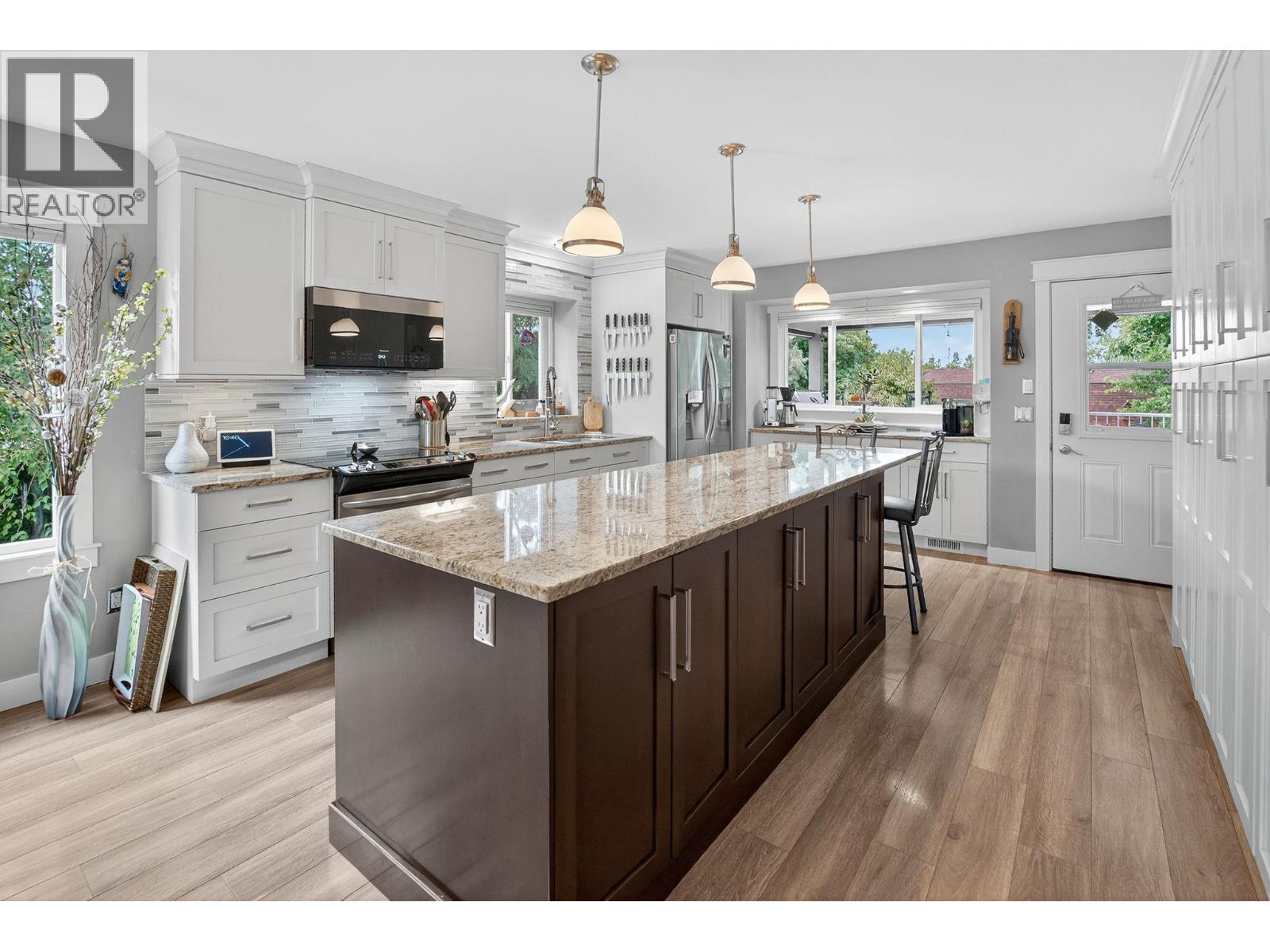 3920 Mowitch Court, Kelowna, British Columbia  V1W 4E6 - Photo 16 - 10386376