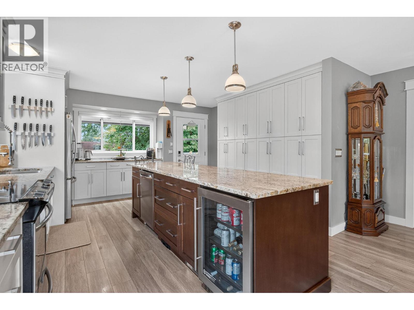 3920 Mowitch Court, Kelowna, British Columbia  V1W 4E6 - Photo 19 - 10386376