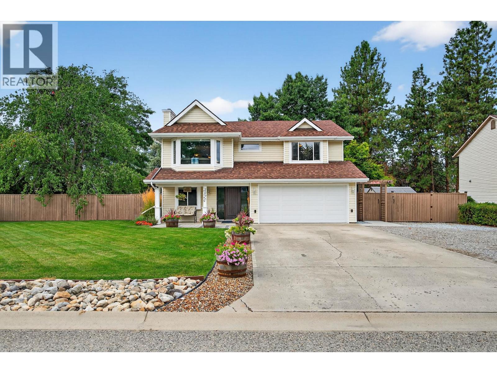 3920 Mowitch Court, Kelowna, British Columbia  V1W 4E6 - Photo 2 - 10386376