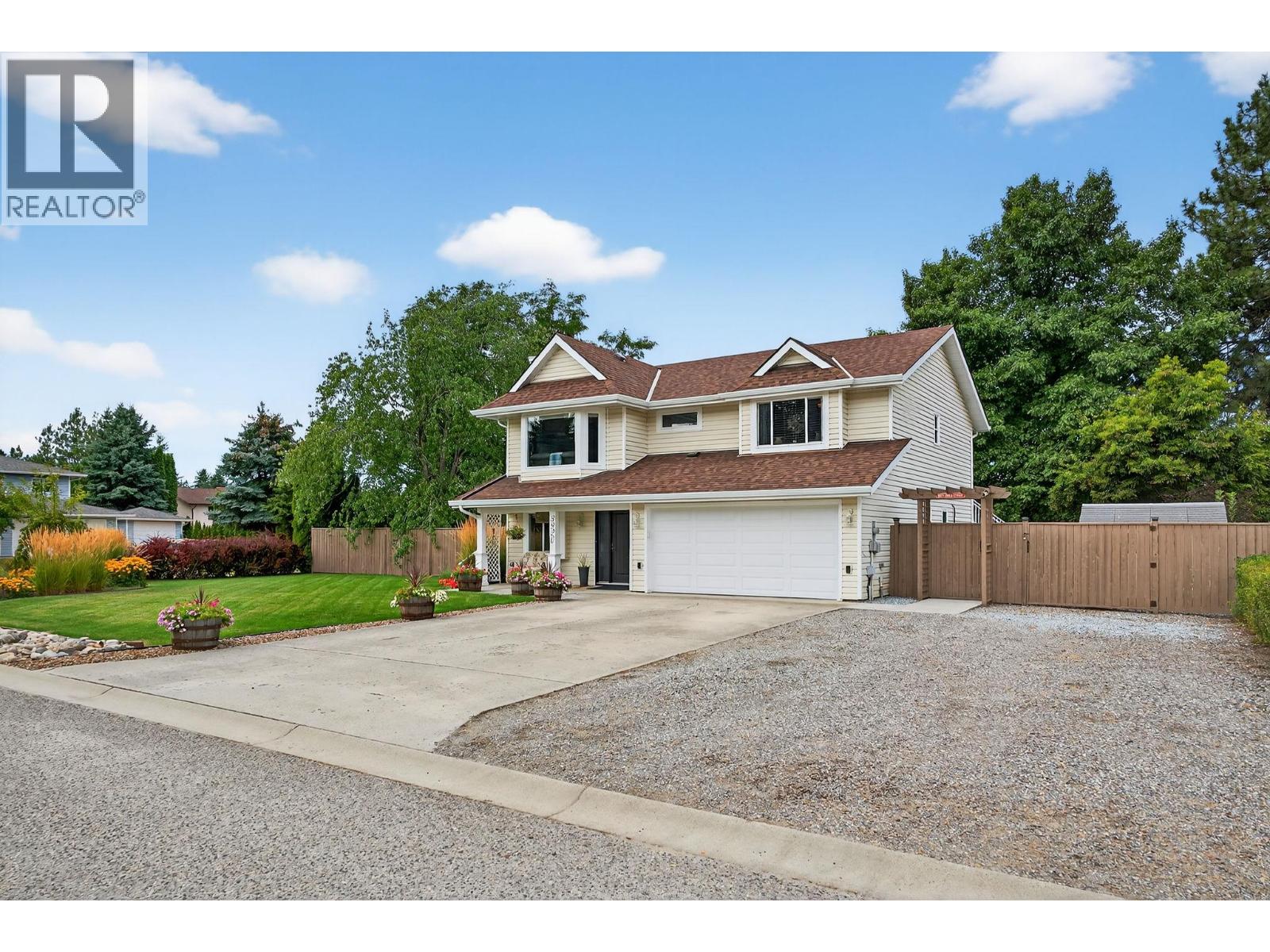 3920 Mowitch Court, Kelowna, British Columbia  V1W 4E6 - Photo 3 - 10386376