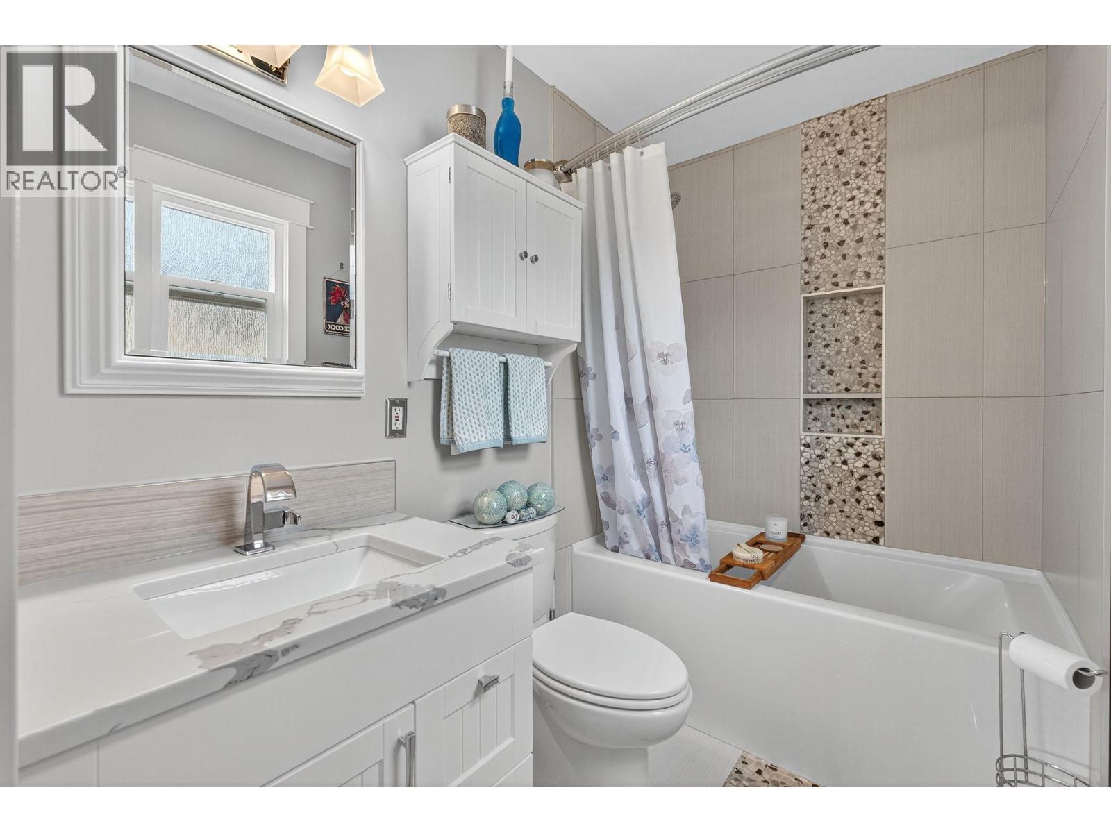 3920 Mowitch Court, Kelowna, British Columbia  V1W 4E6 - Photo 38 - 10386376