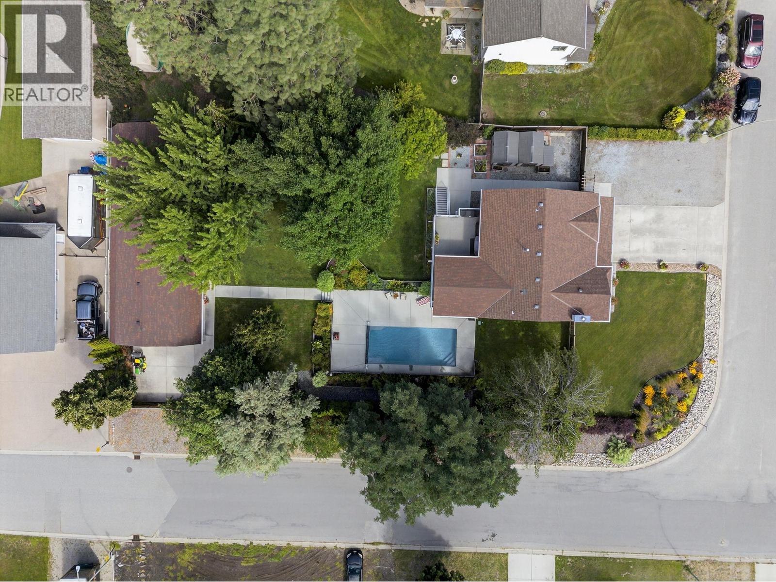 3920 Mowitch Court, Kelowna, British Columbia  V1W 4E6 - Photo 6 - 10386376