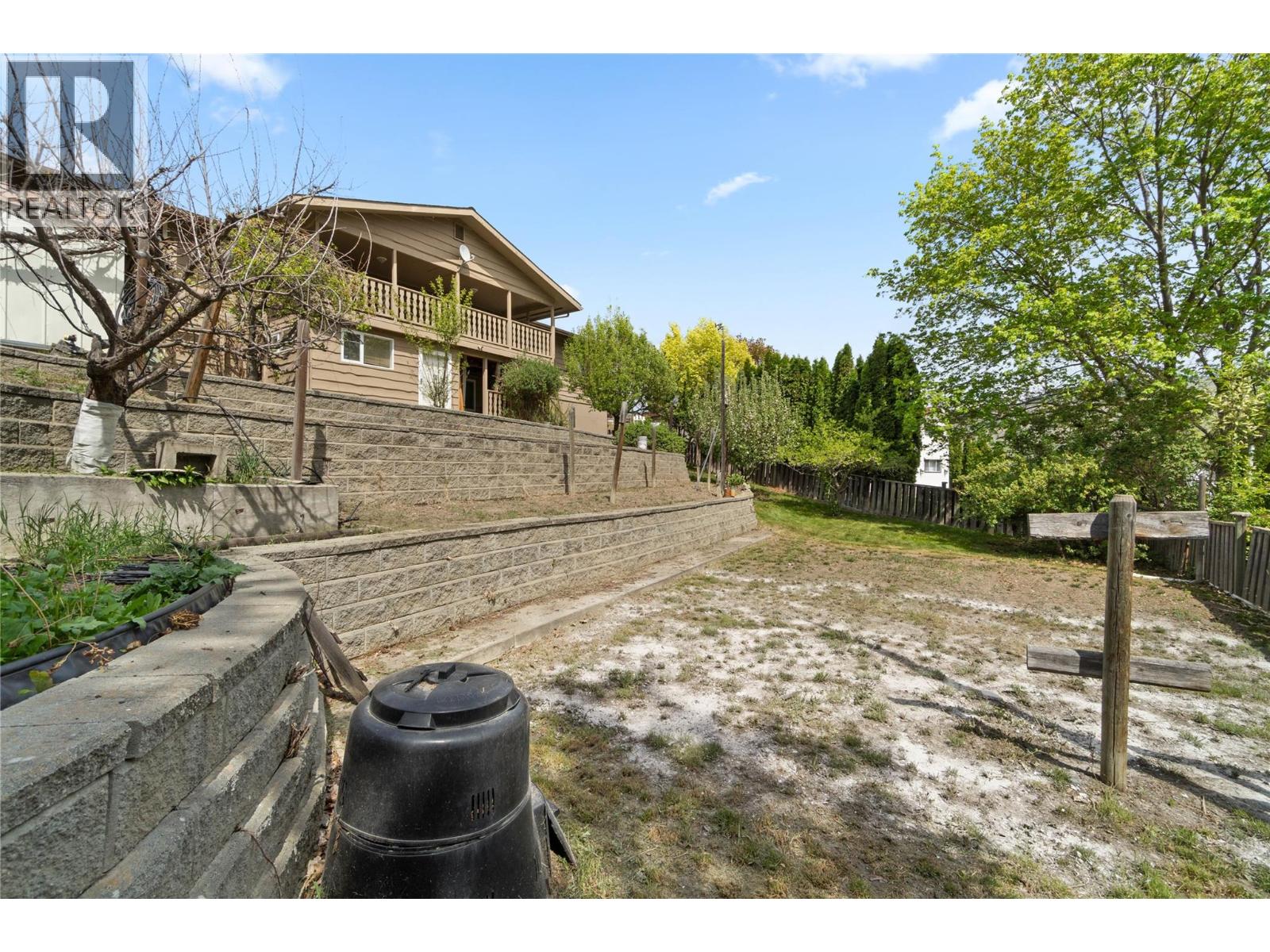 925 Sicamore Drive, Kamloops, British Columbia  V2B 8B7 - Photo 32 - 10386141