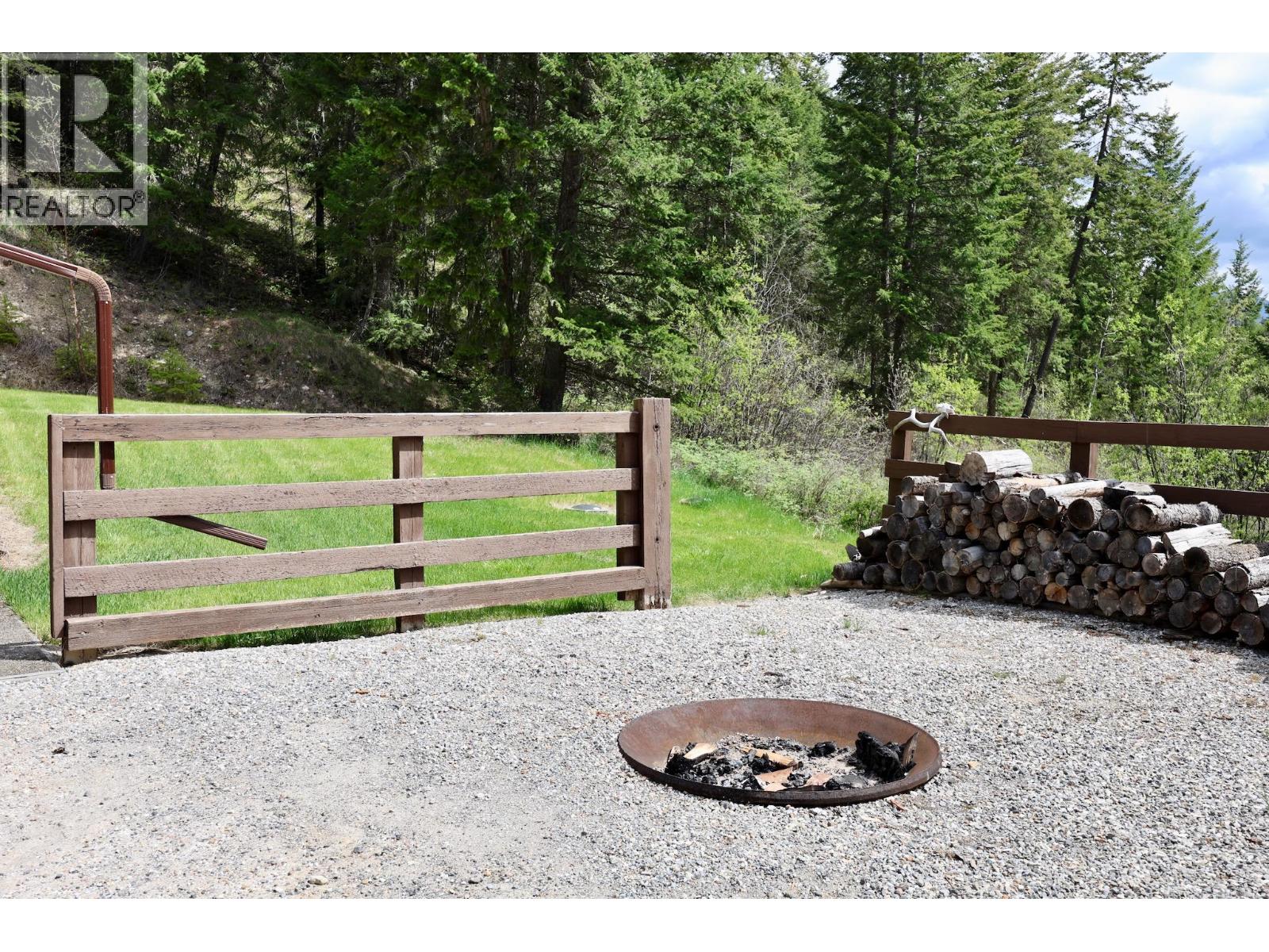 4905 Castledale View Estates Road Road, Golden, British Columbia  V0A 1L0 - Photo 3 - 10386811
