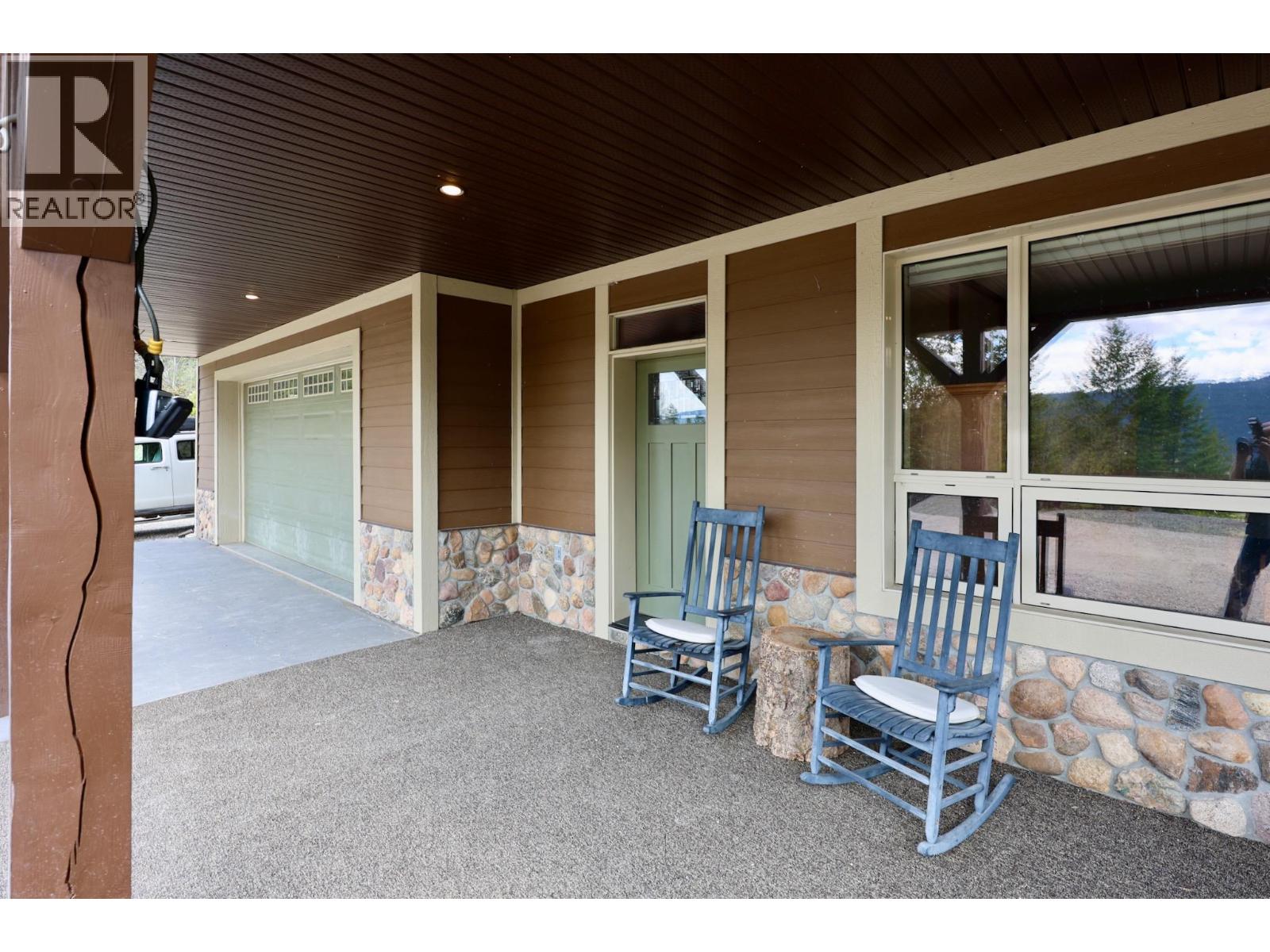 4905 Castledale View Estates Road Road, Golden, British Columbia  V0A 1L0 - Photo 6 - 10386811